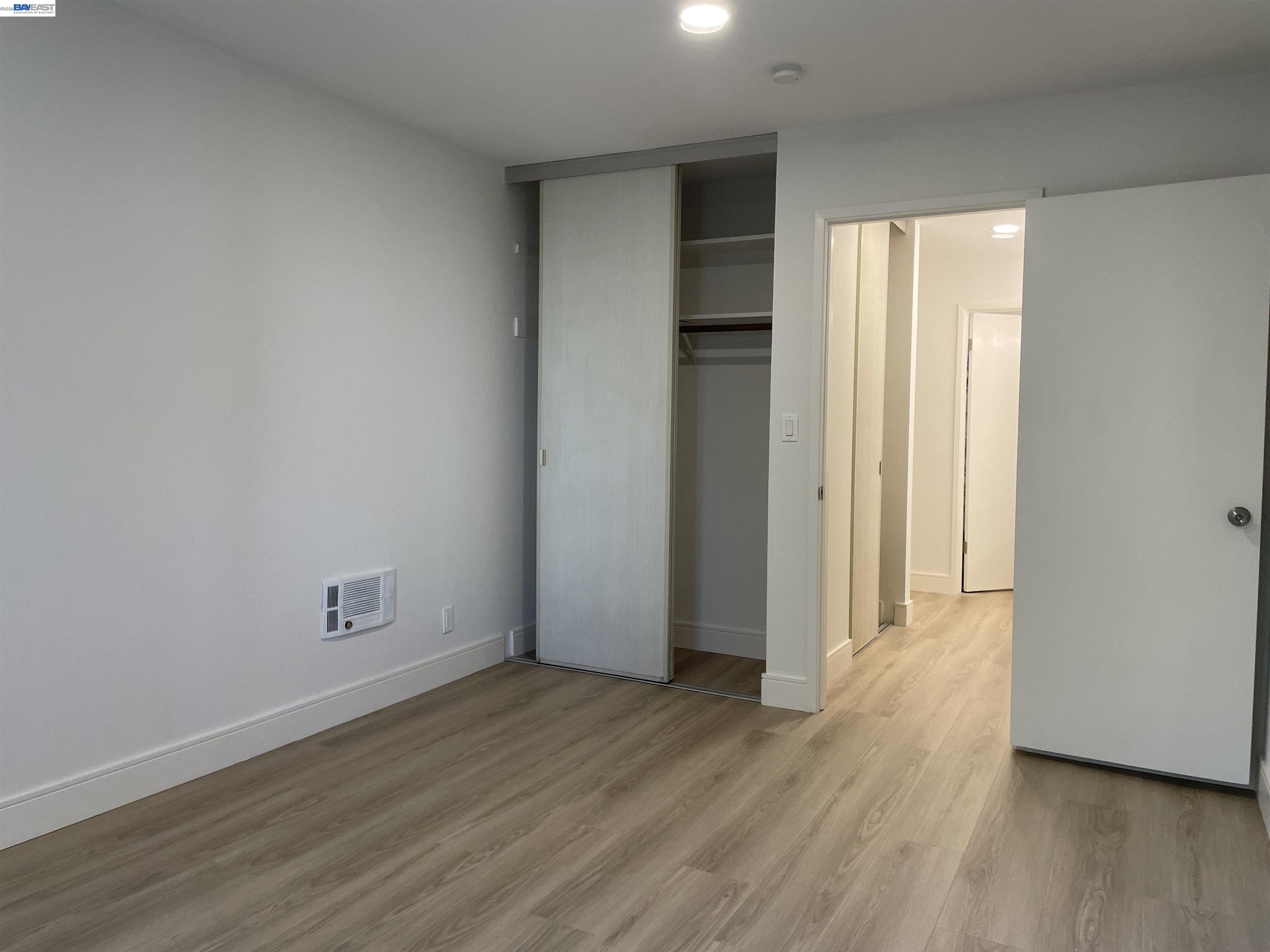 965 SHOREPOINT CT # 200