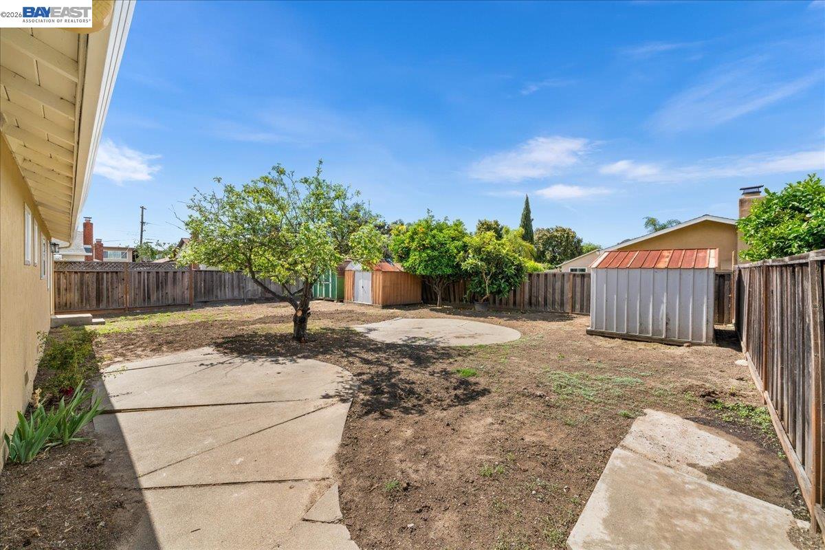 37229 Edith St