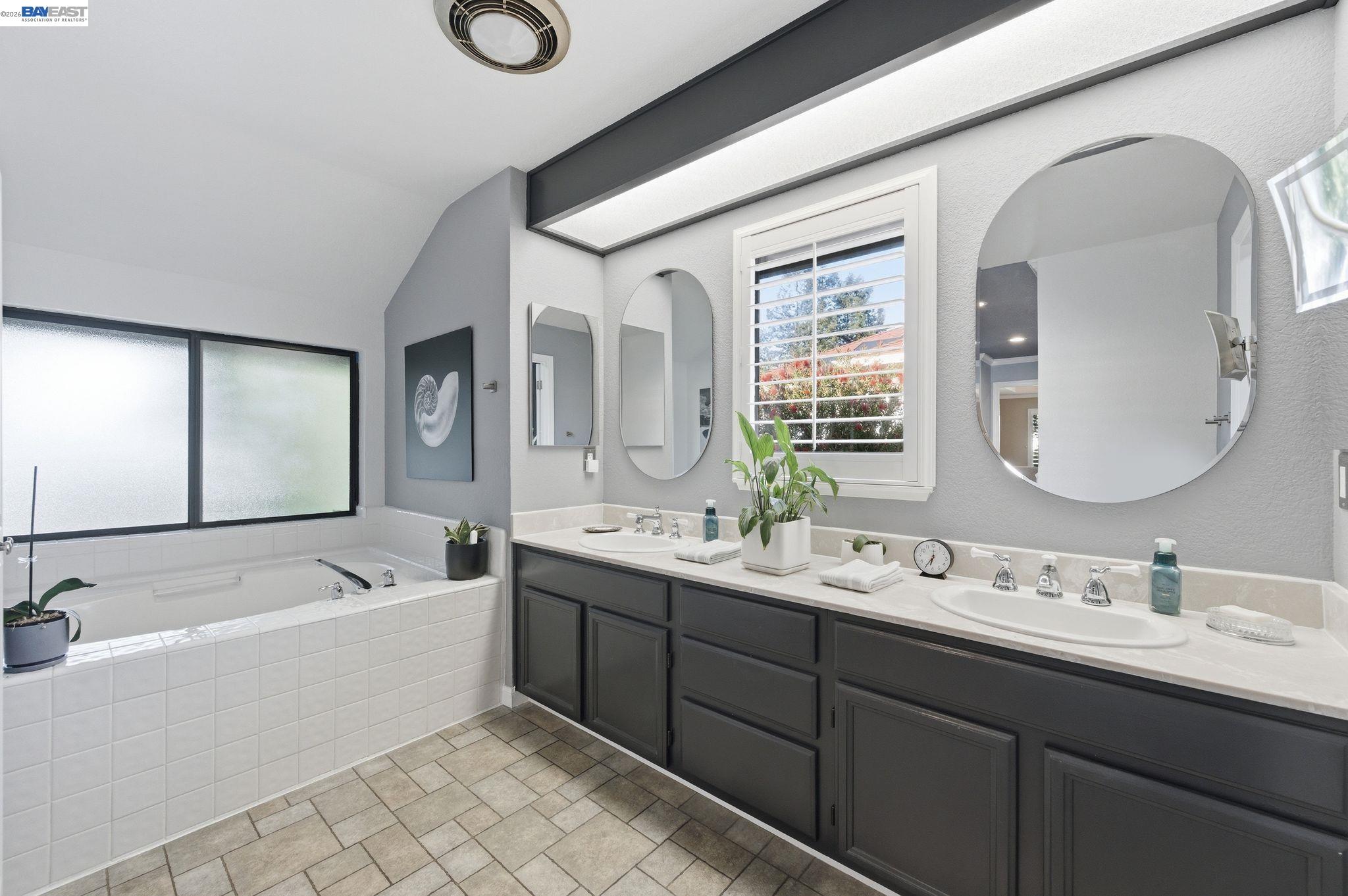 24439 Gina Ct