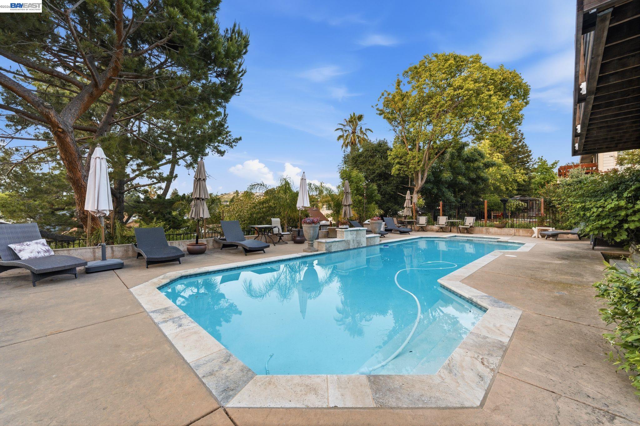 24439 Gina Ct