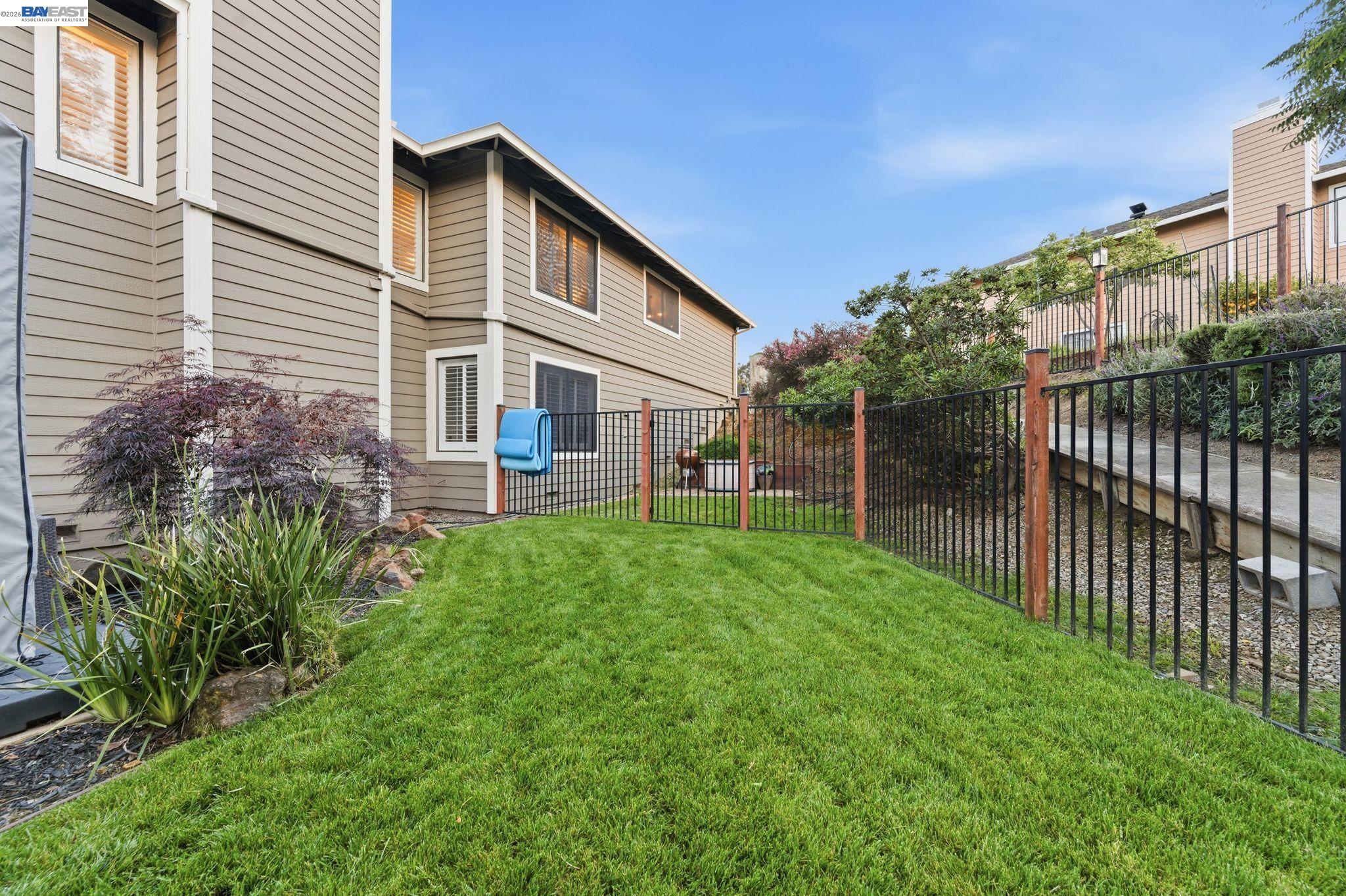 24439 Gina Ct