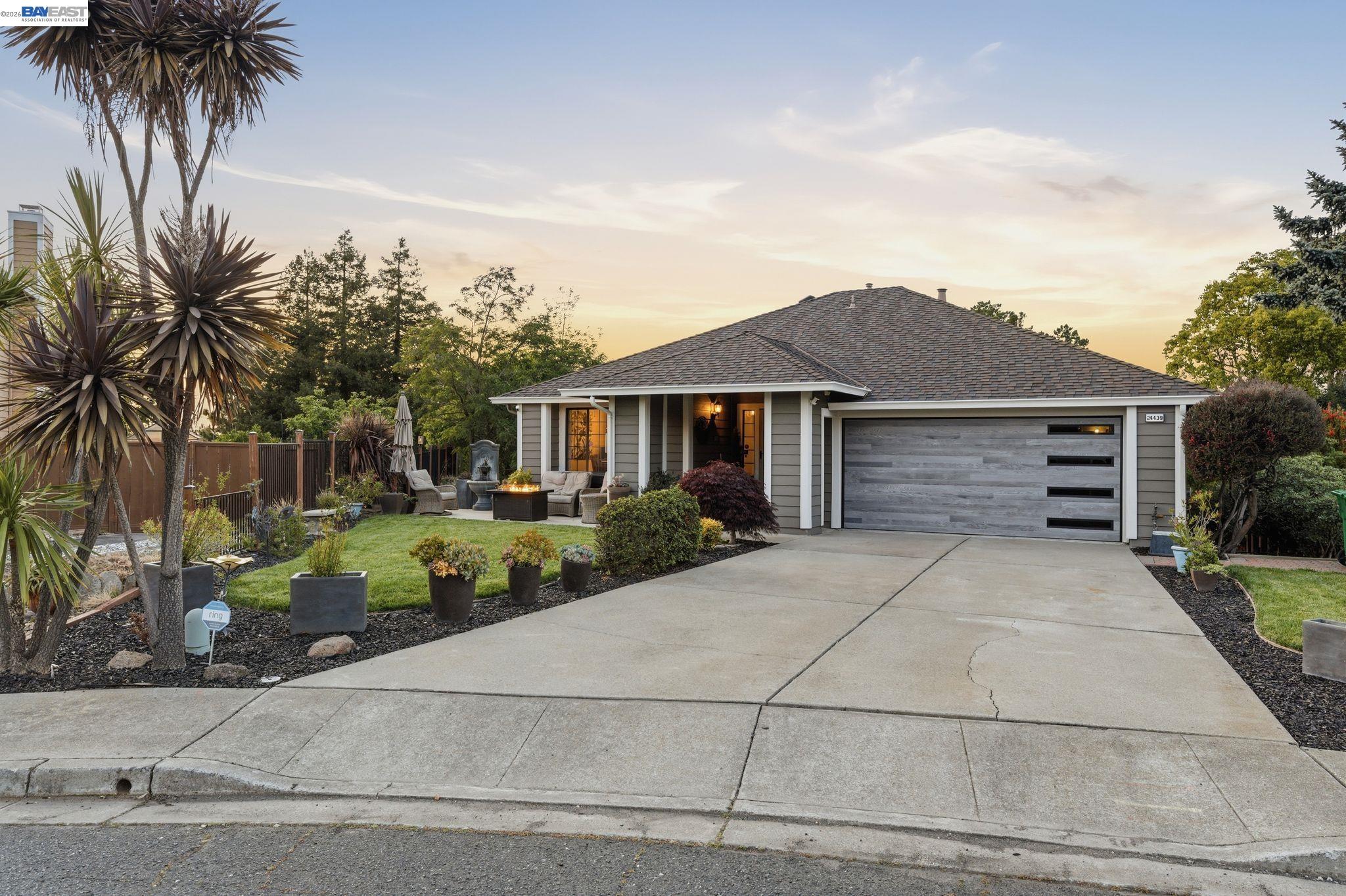 24439 Gina Ct