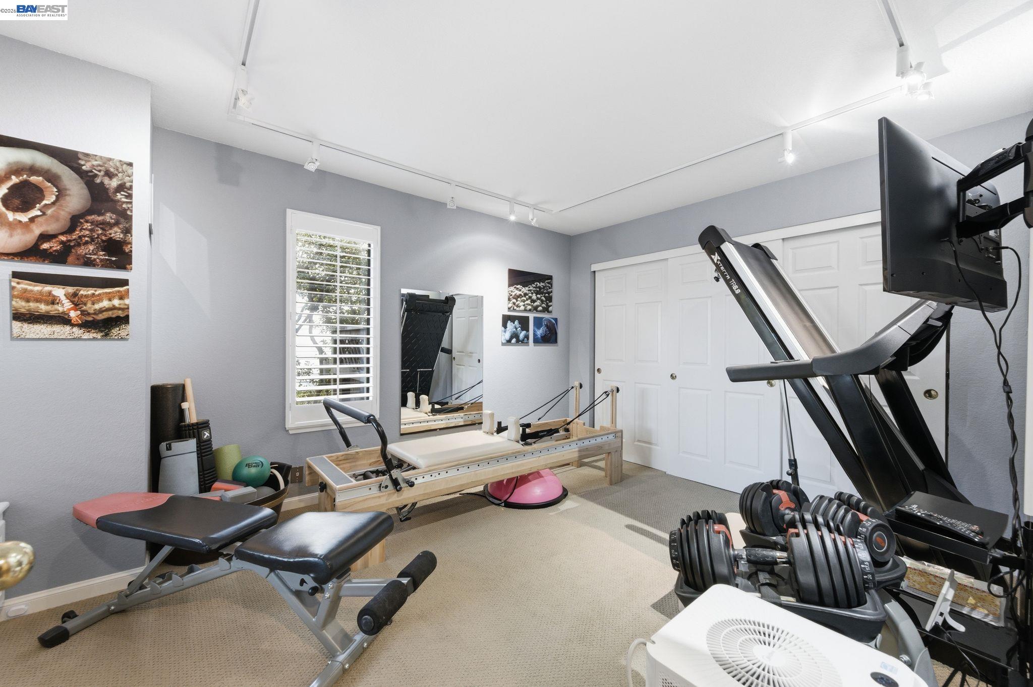 24439 Gina Ct
