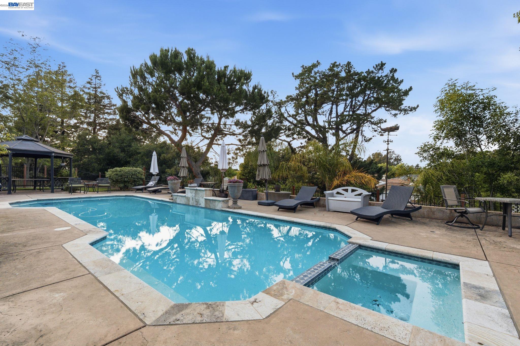 24439 Gina Ct