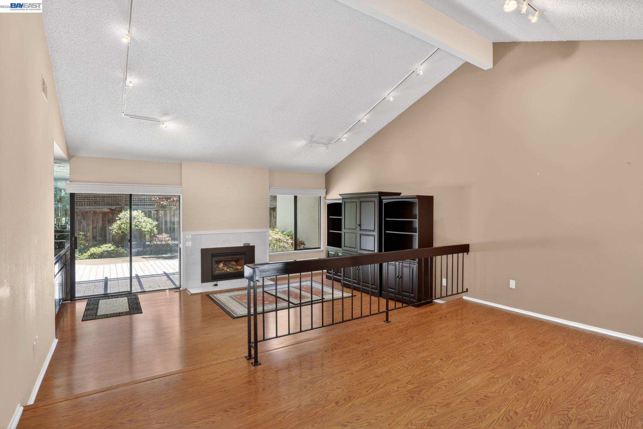 2266 Shoshone Cir