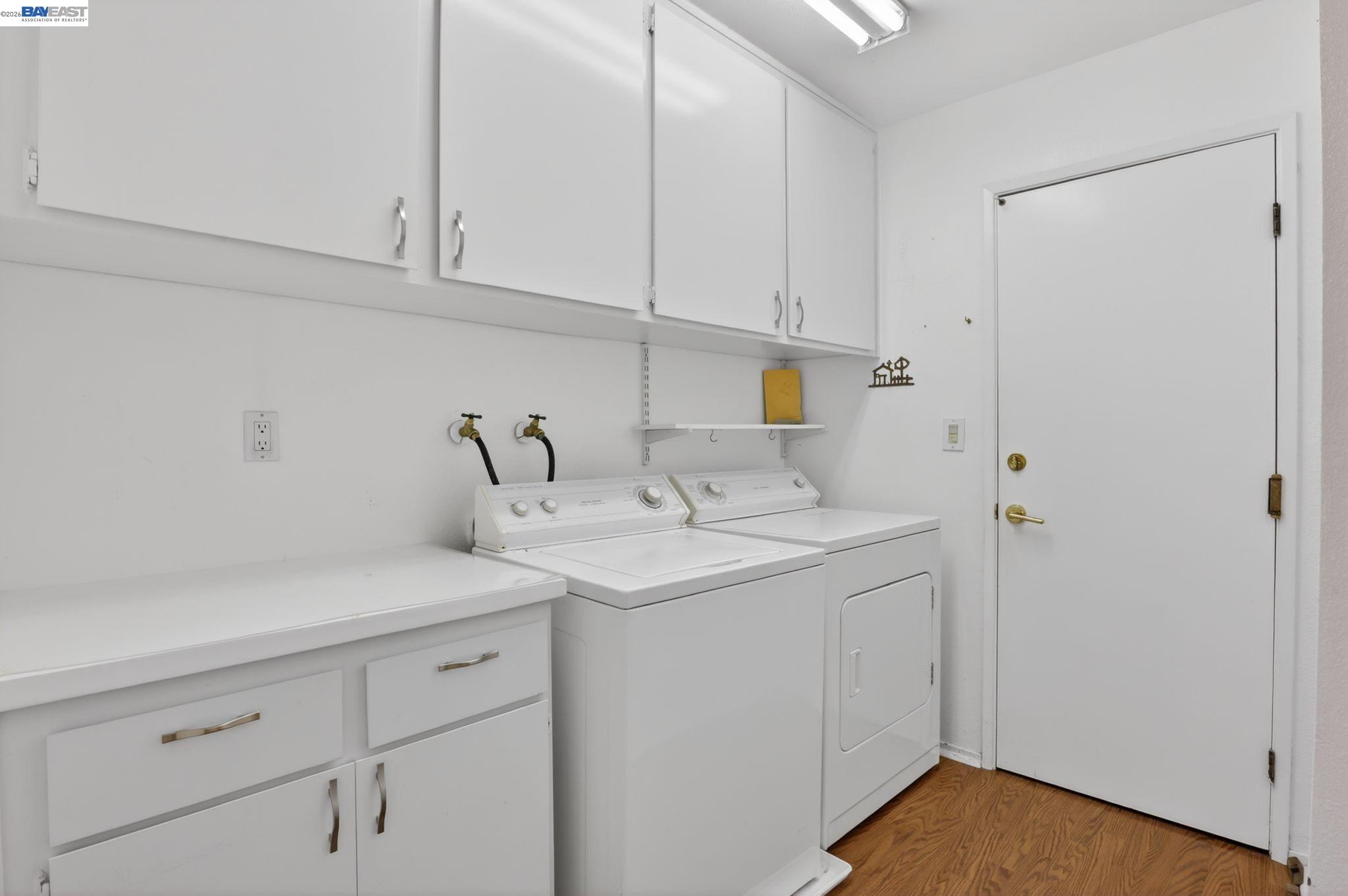 2266 Shoshone Cir