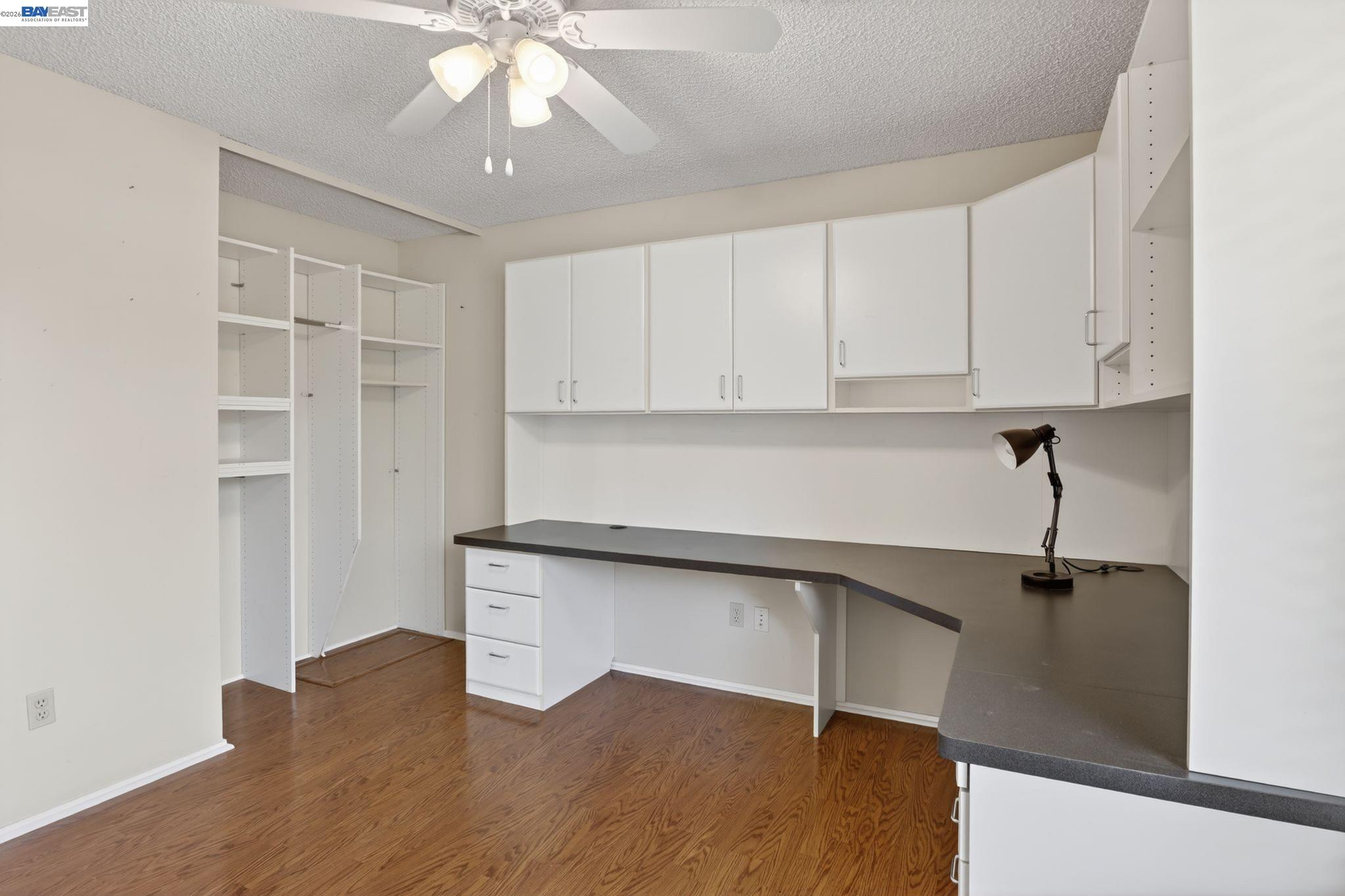 2266 Shoshone Cir