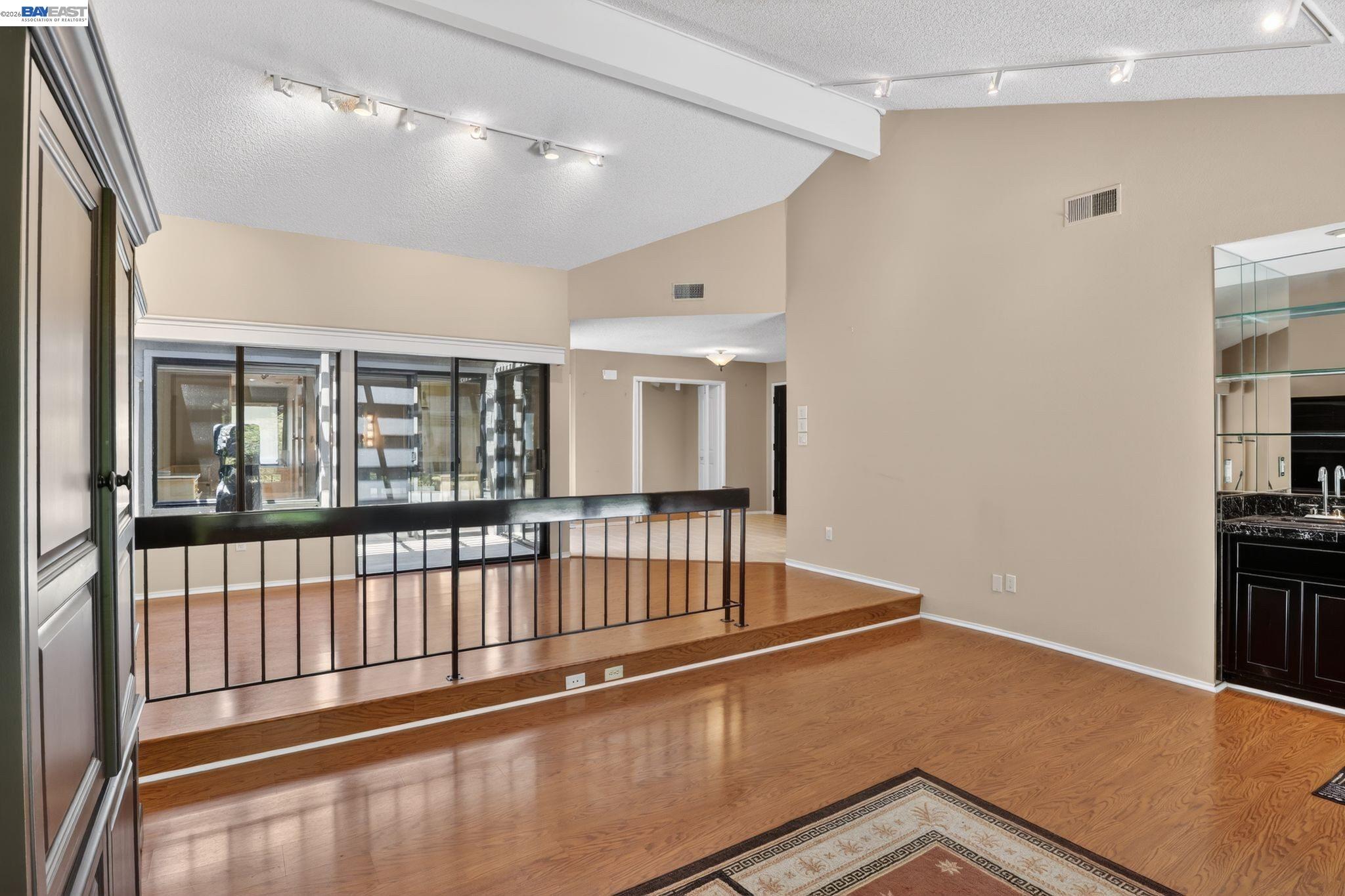 2266 Shoshone Cir