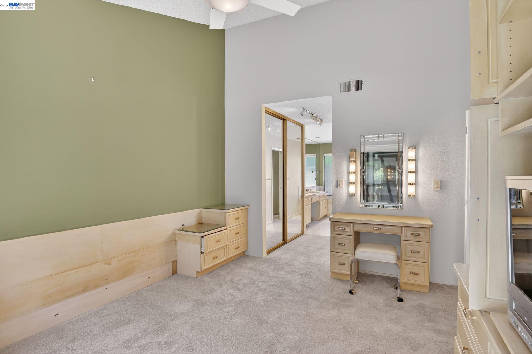 2266 Shoshone Cir