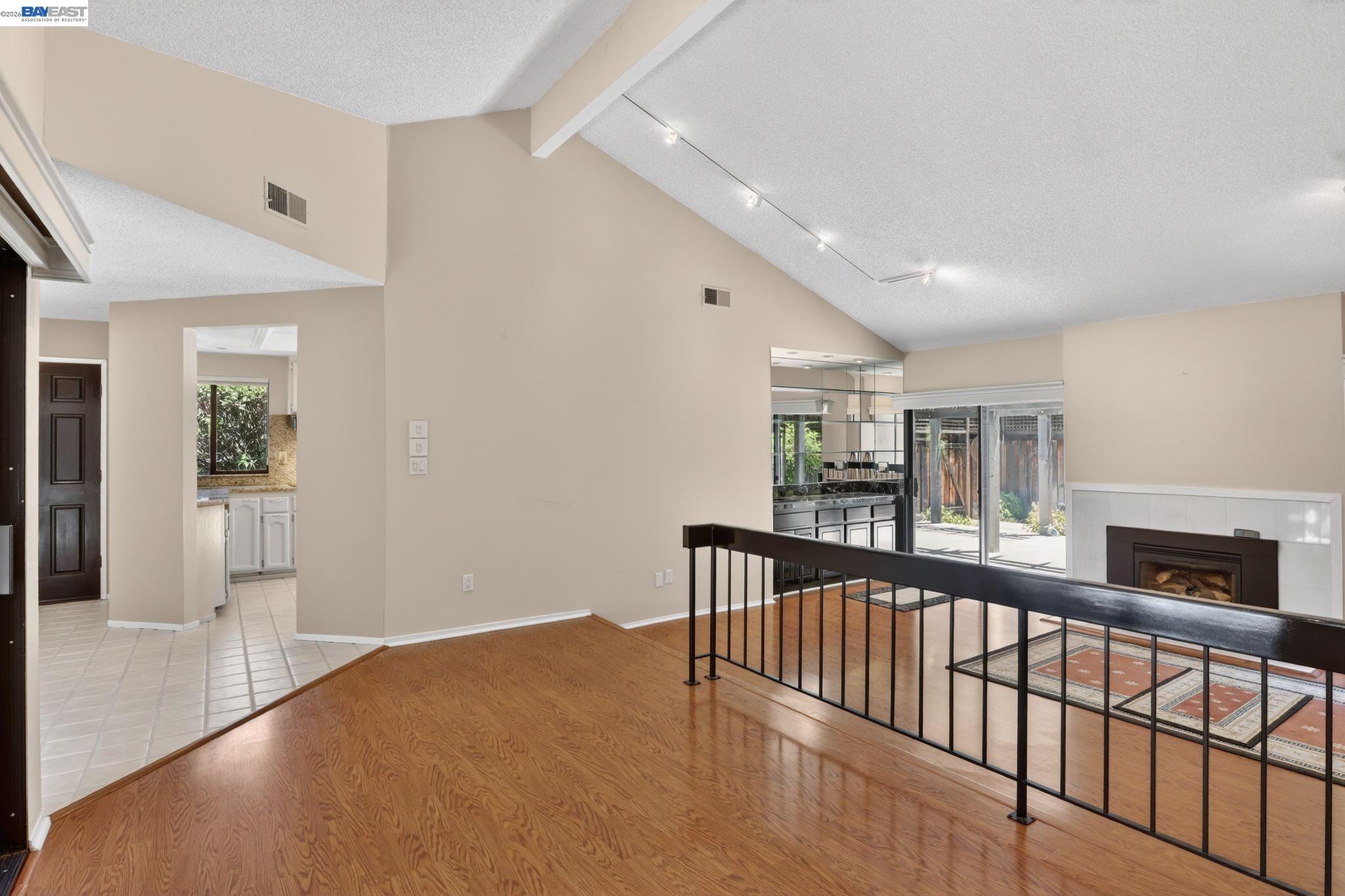 2266 Shoshone Cir