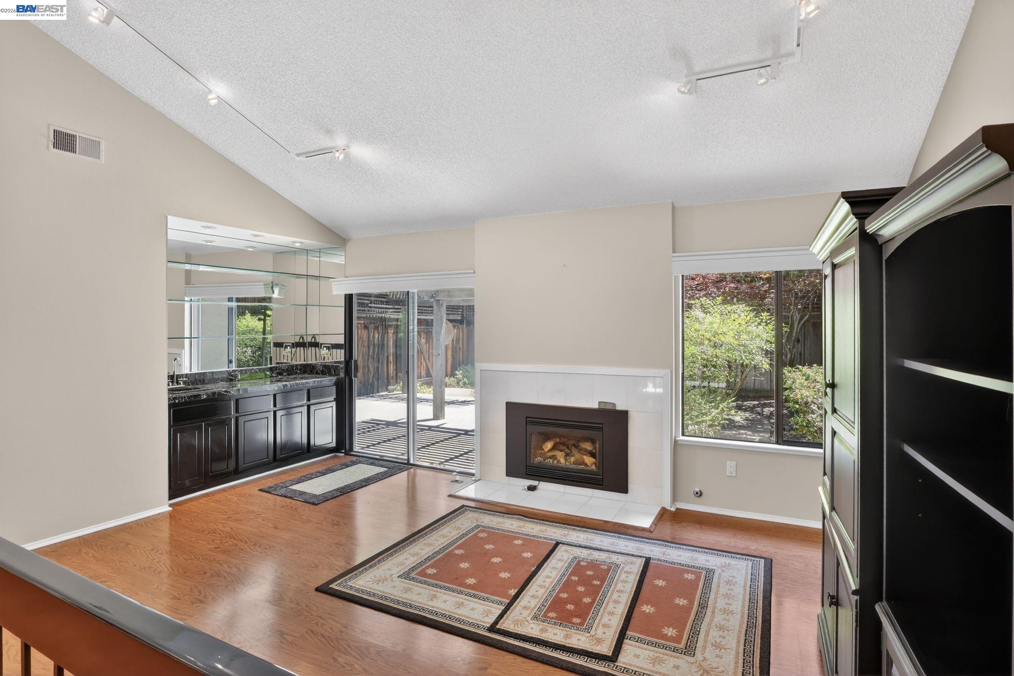 2266 Shoshone Cir