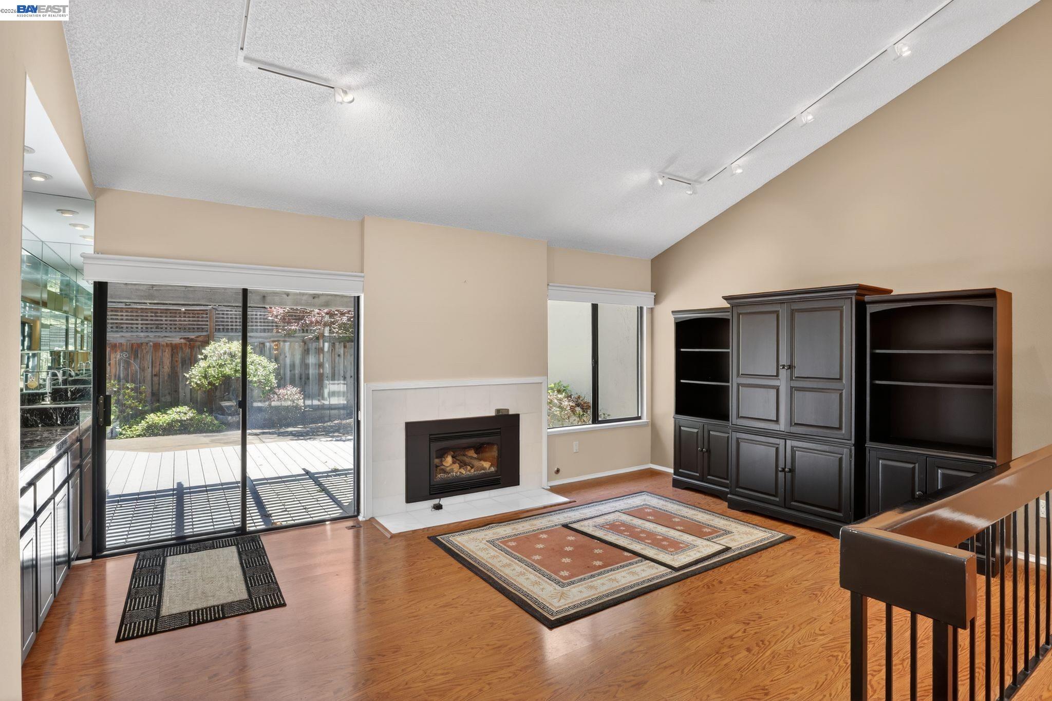 2266 Shoshone Cir