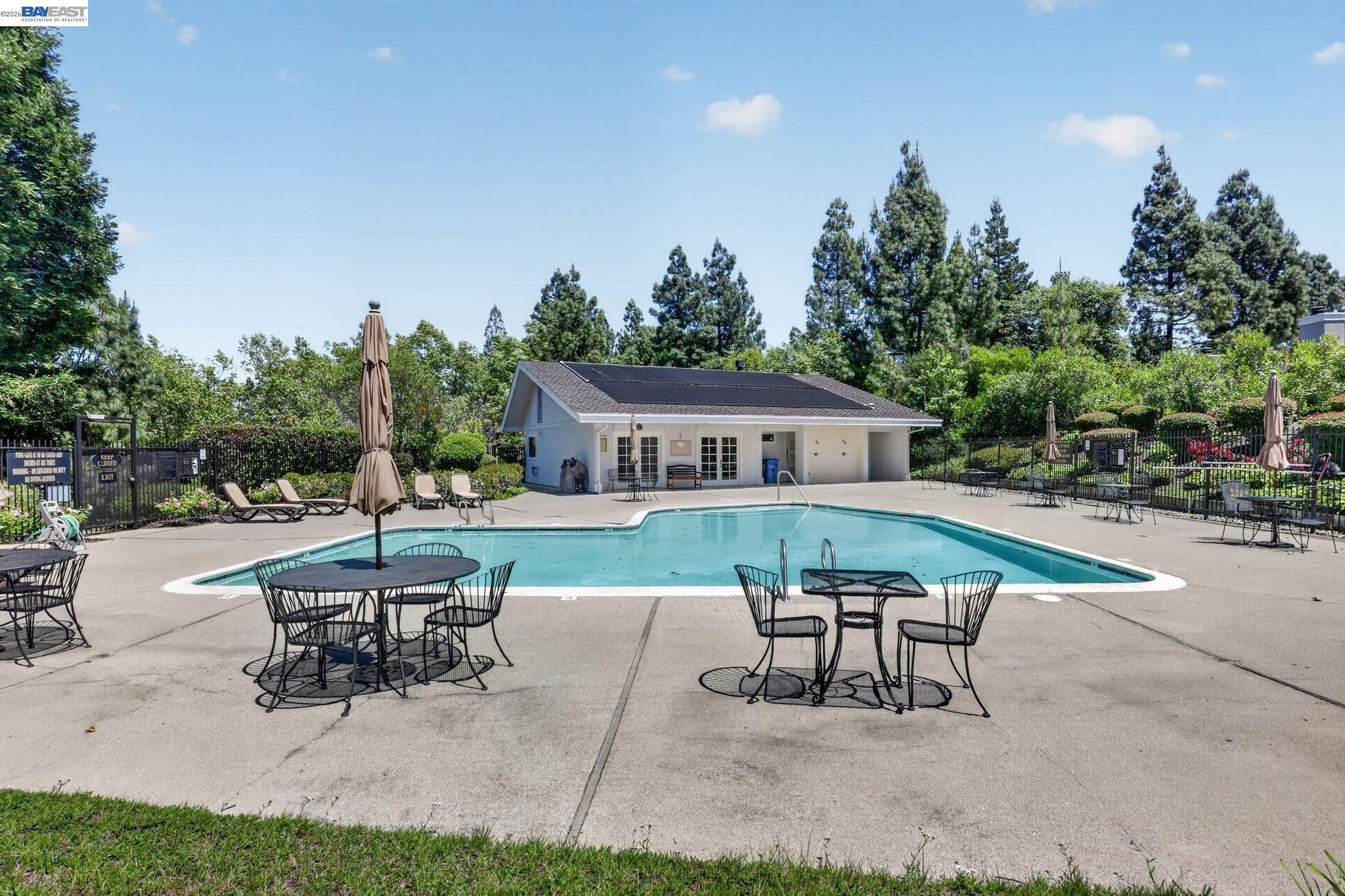 2266 Shoshone Cir