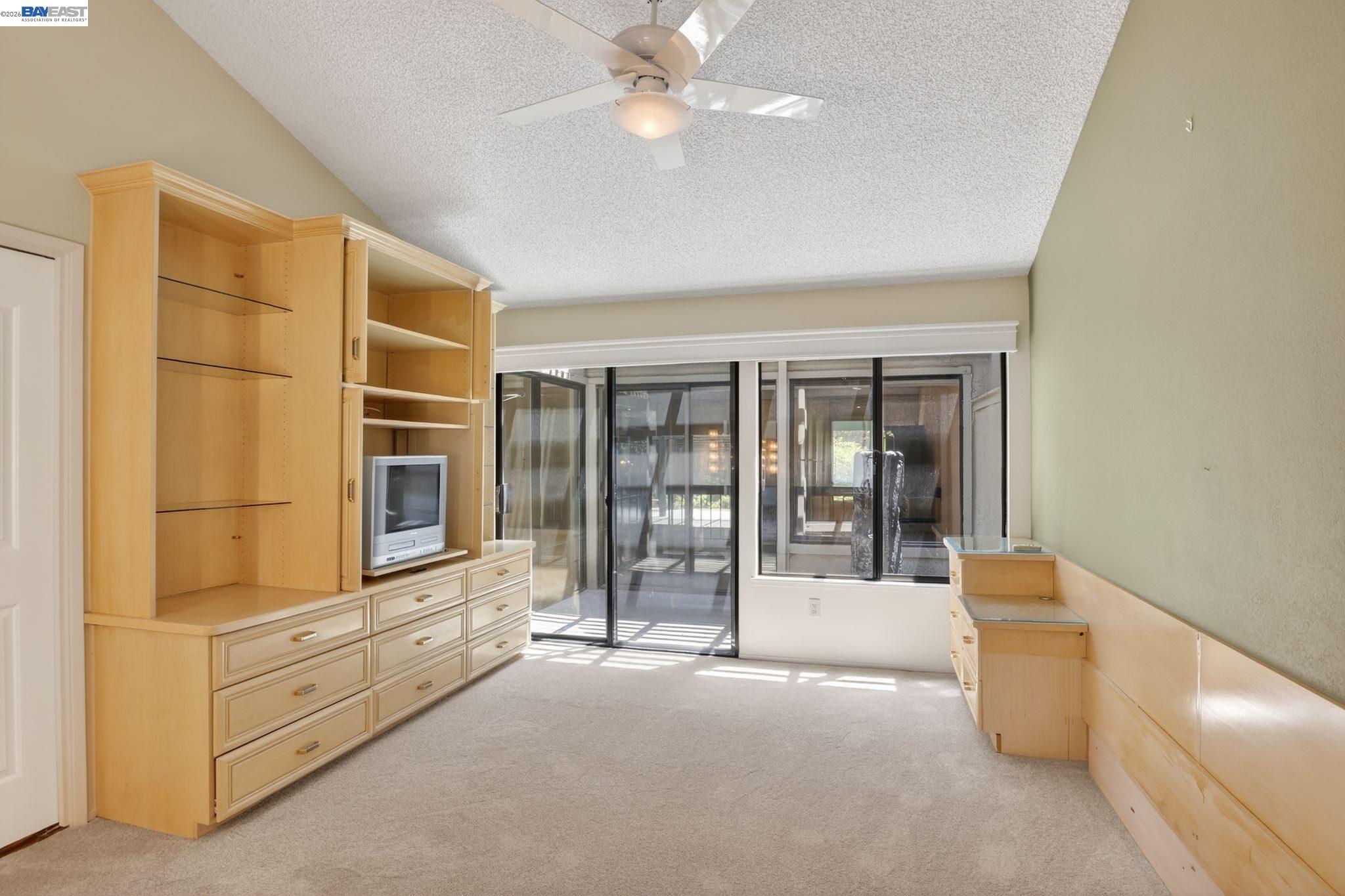 2266 Shoshone Cir