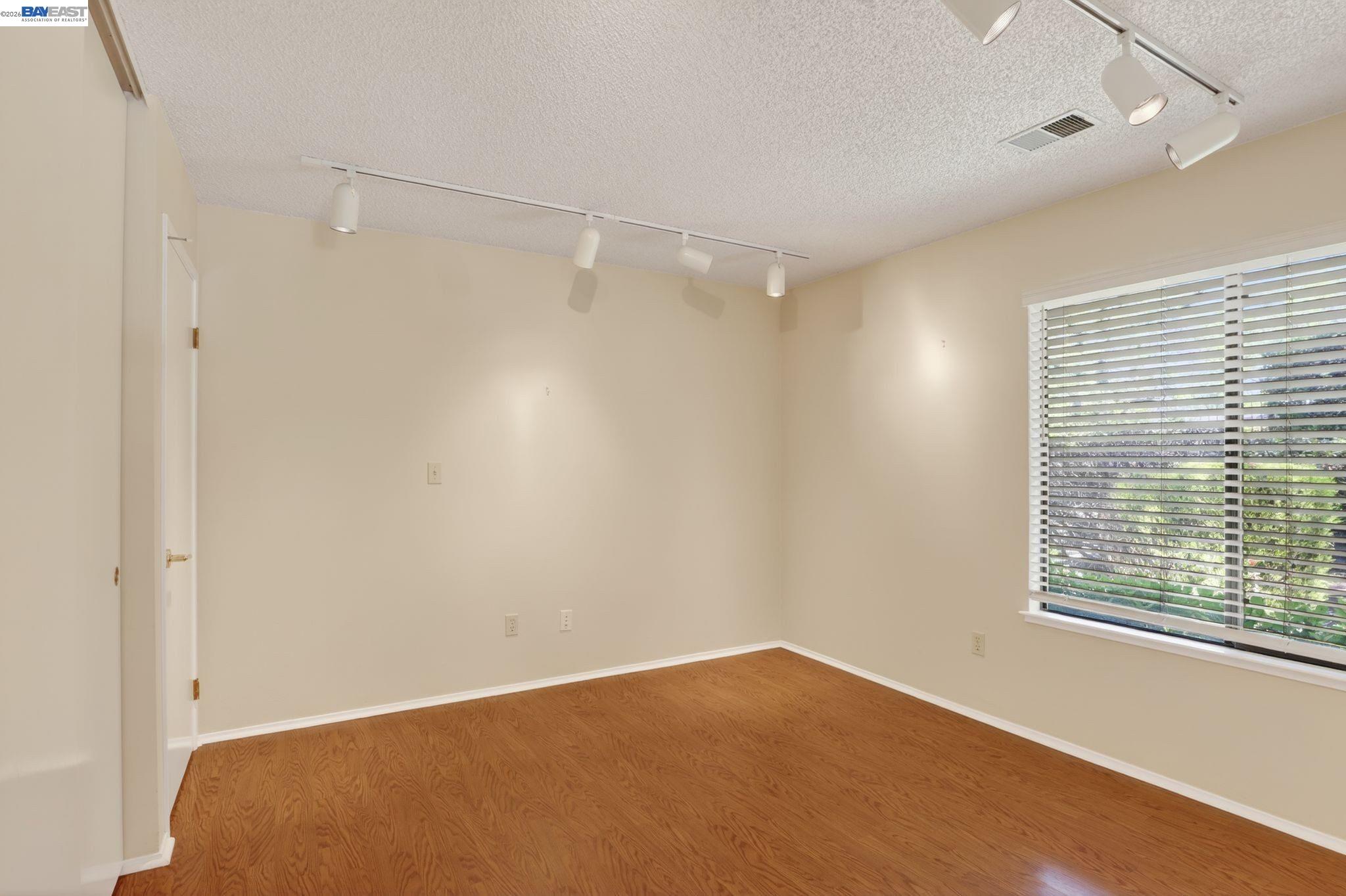2266 Shoshone Cir