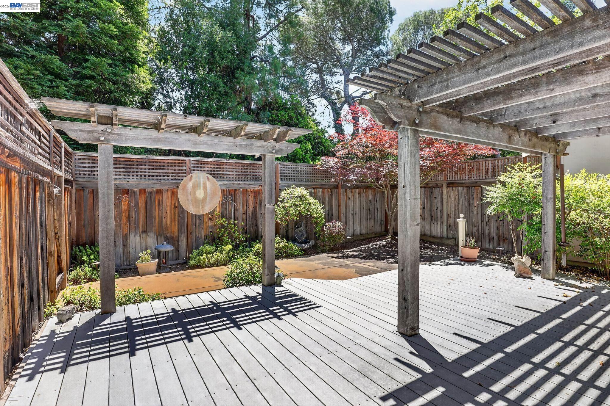 2266 Shoshone Cir