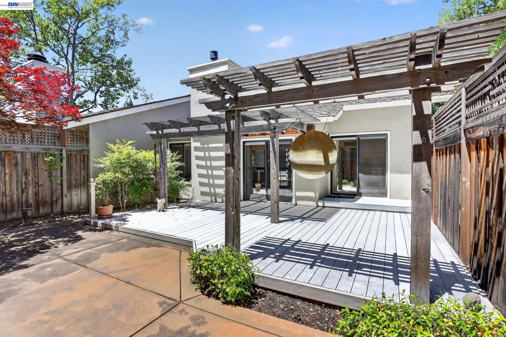 2266 Shoshone Cir