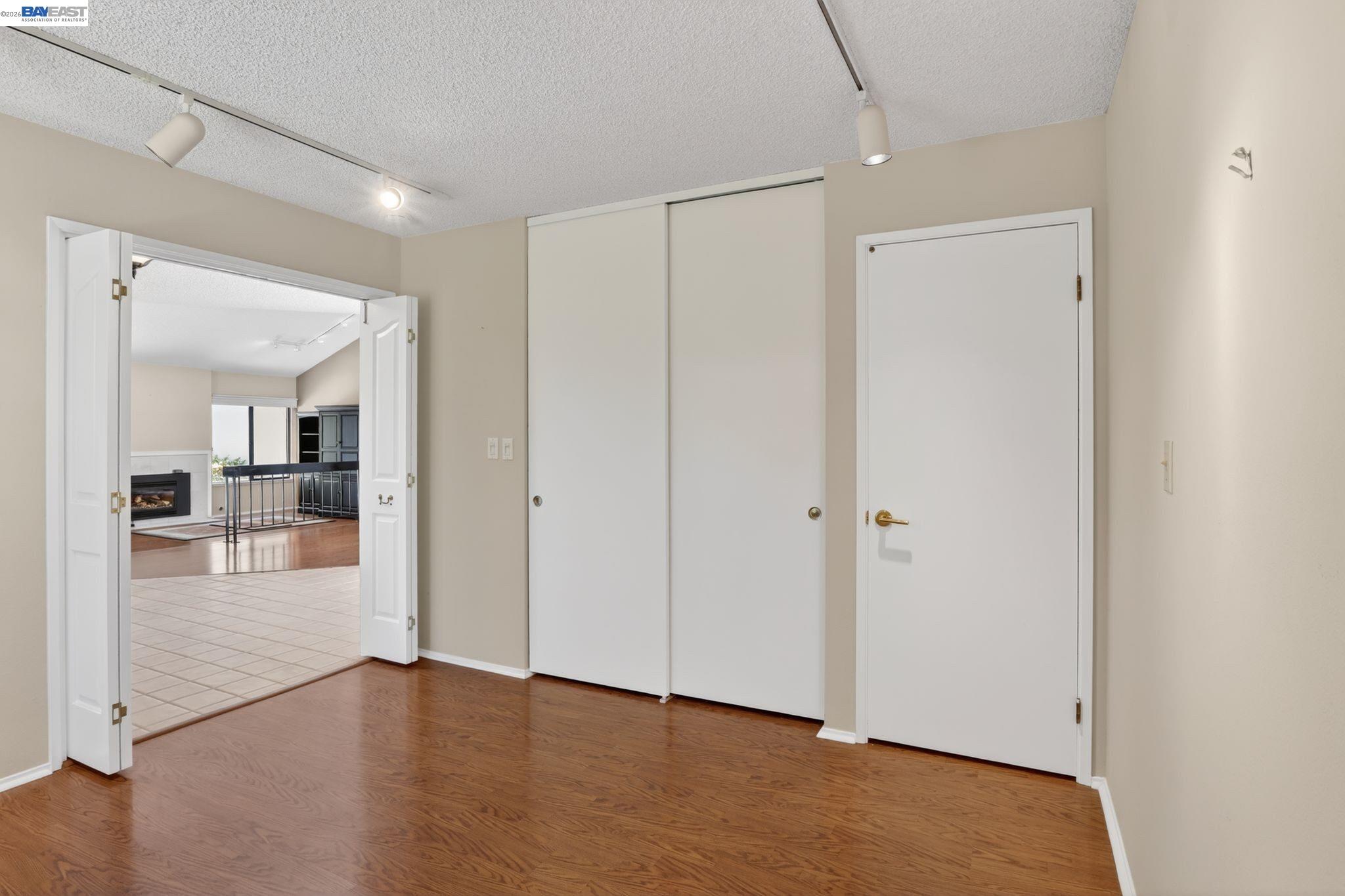 2266 Shoshone Cir