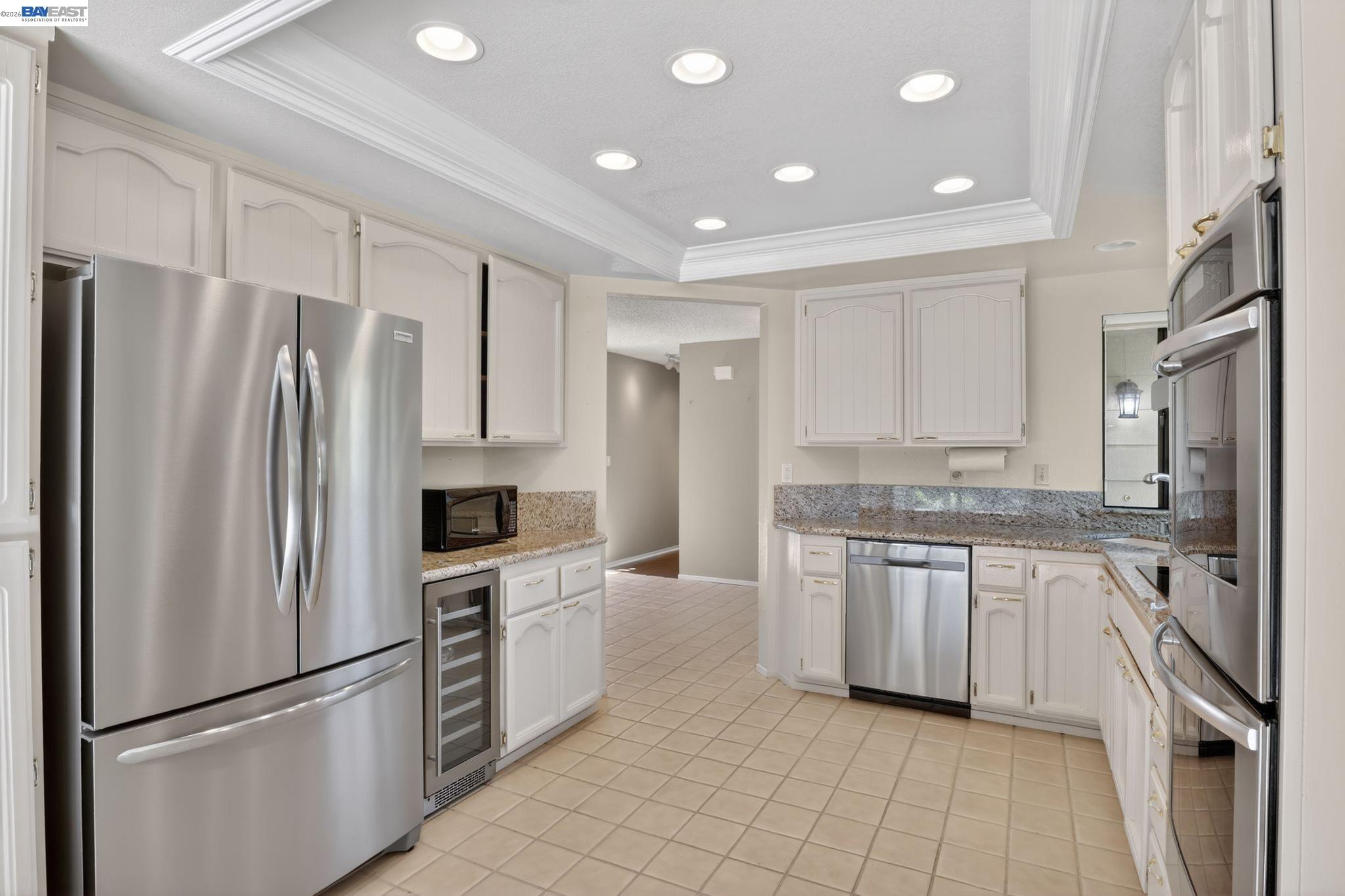 2266 Shoshone Cir