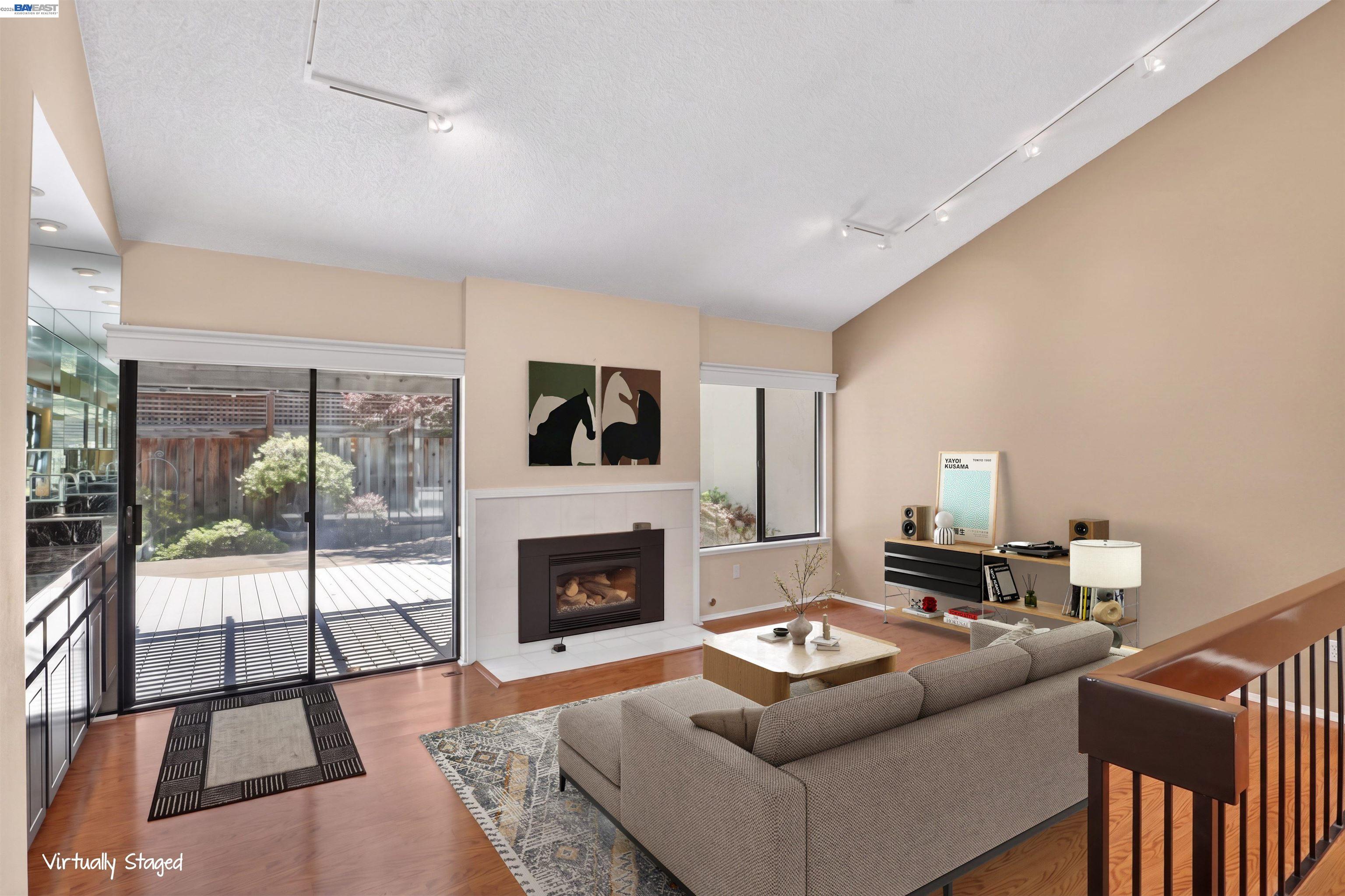 2266 Shoshone Cir