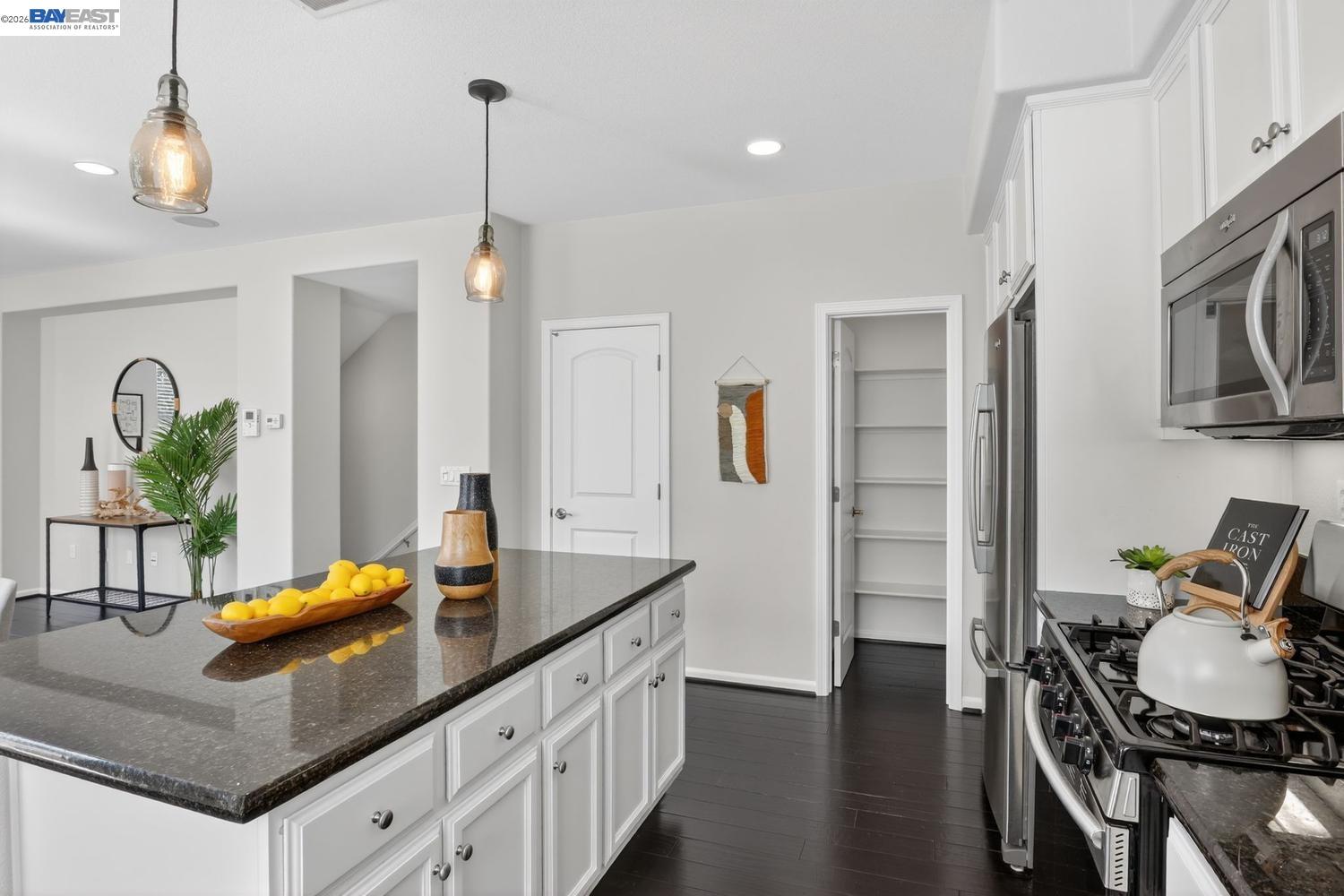 140 Selby Ln # 8