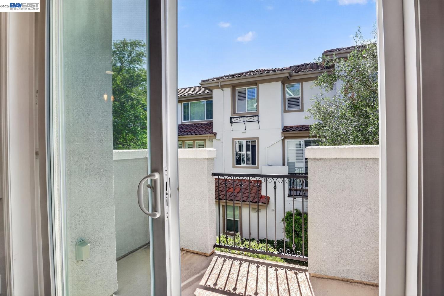 140 Selby Ln # 8