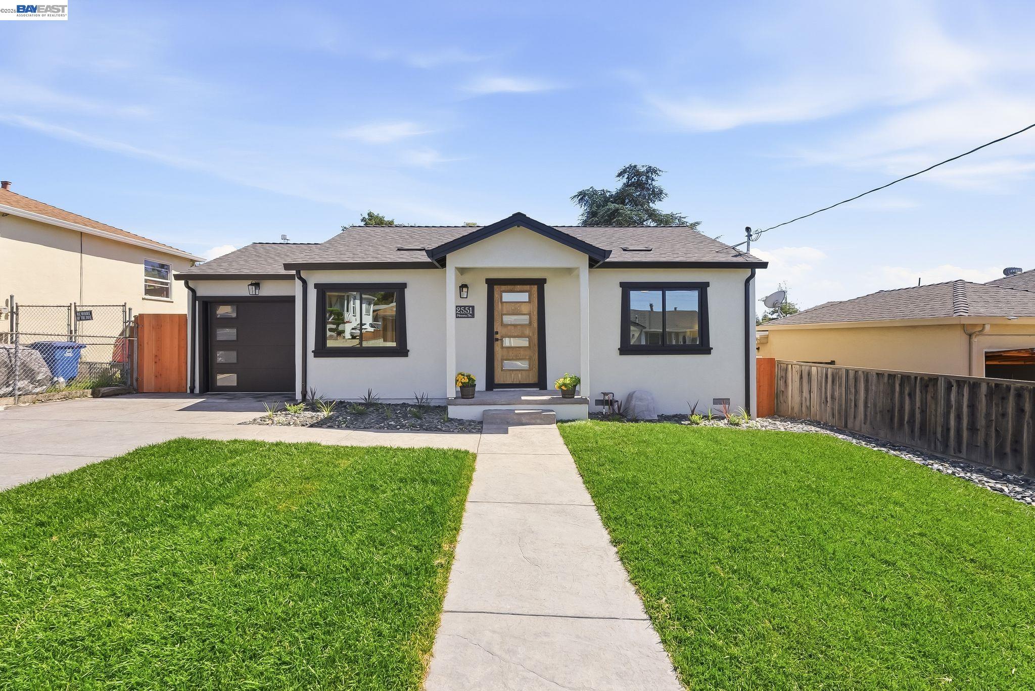 2551 Hermosa Ter