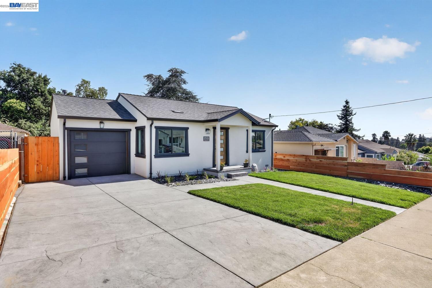 2551 Hermosa Ter