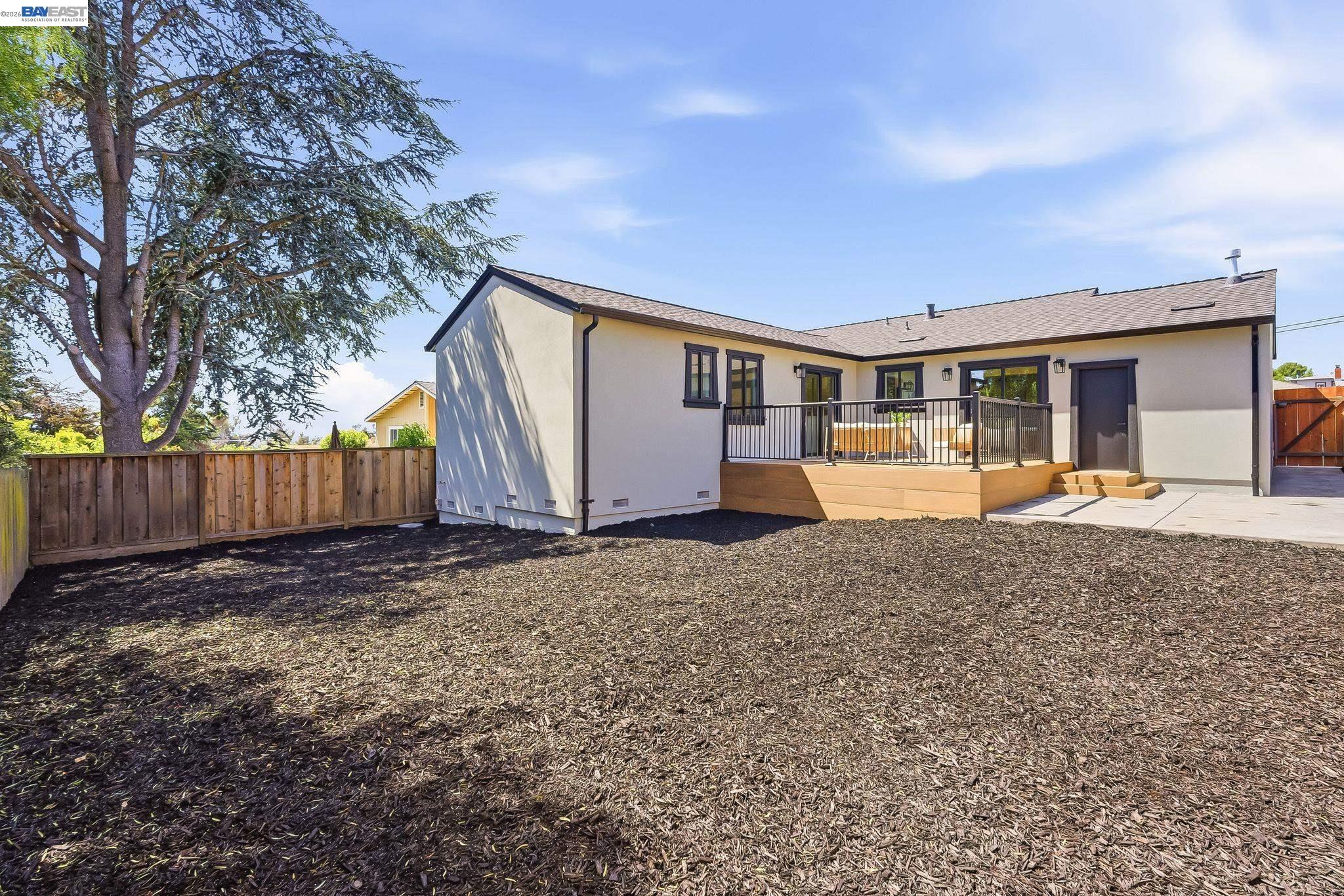 2551 Hermosa Ter