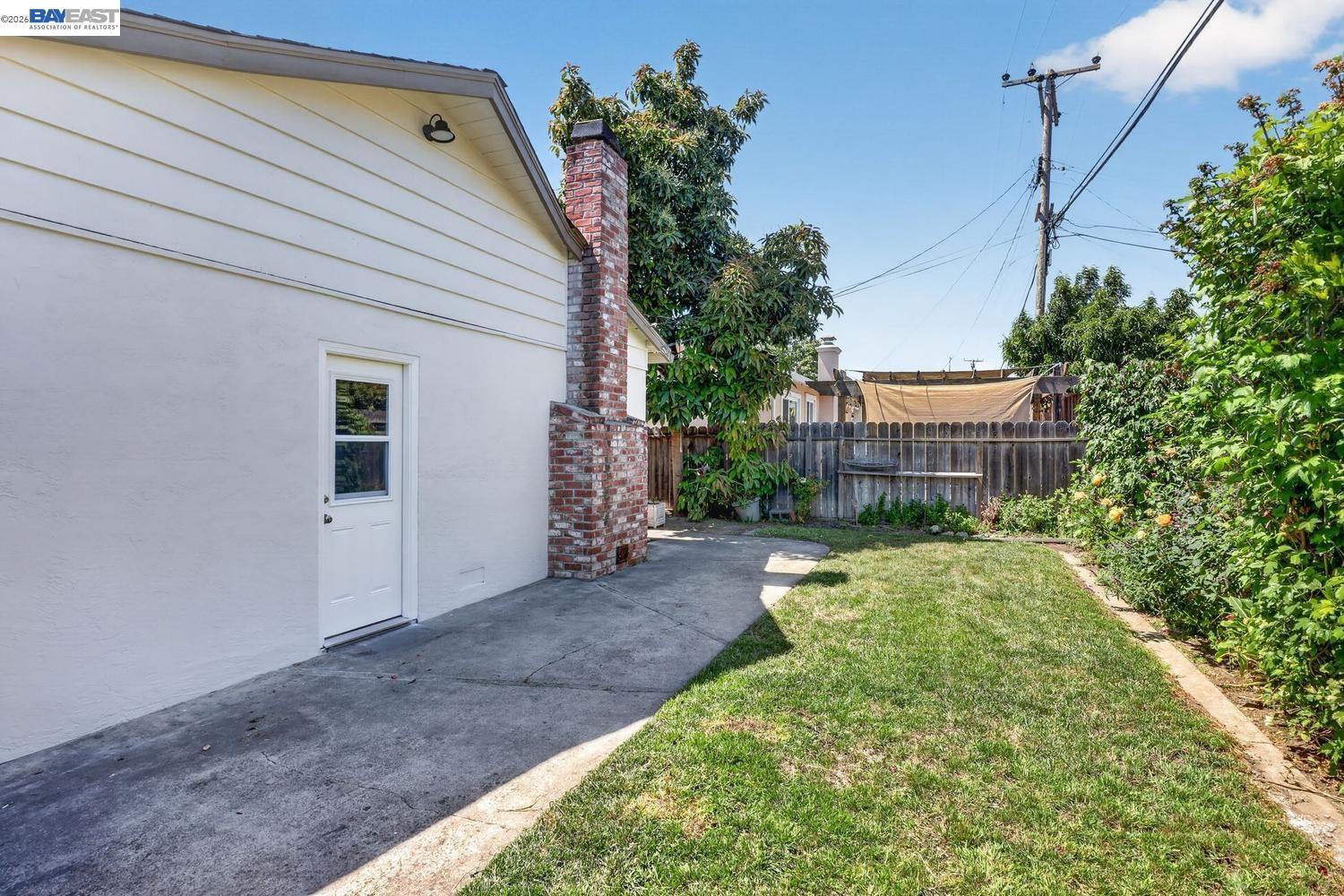 1499 Cathy Way