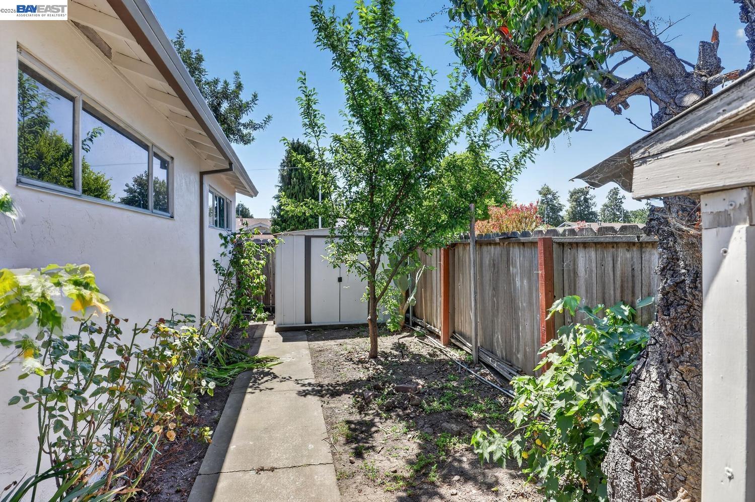 1499 Cathy Way