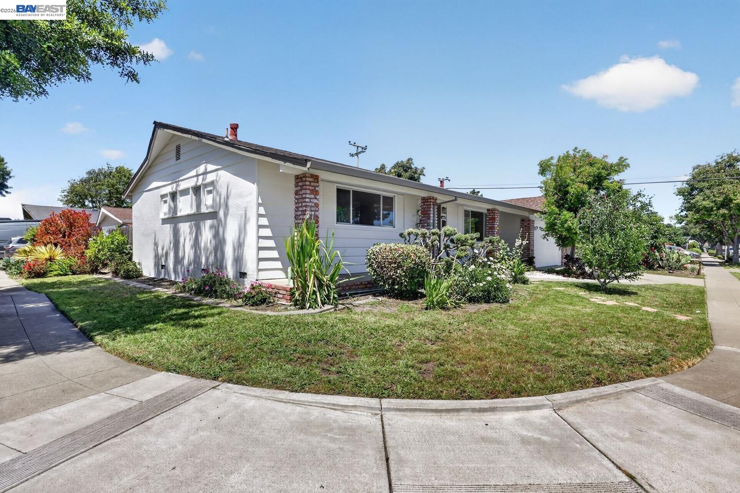 1499 Cathy Way