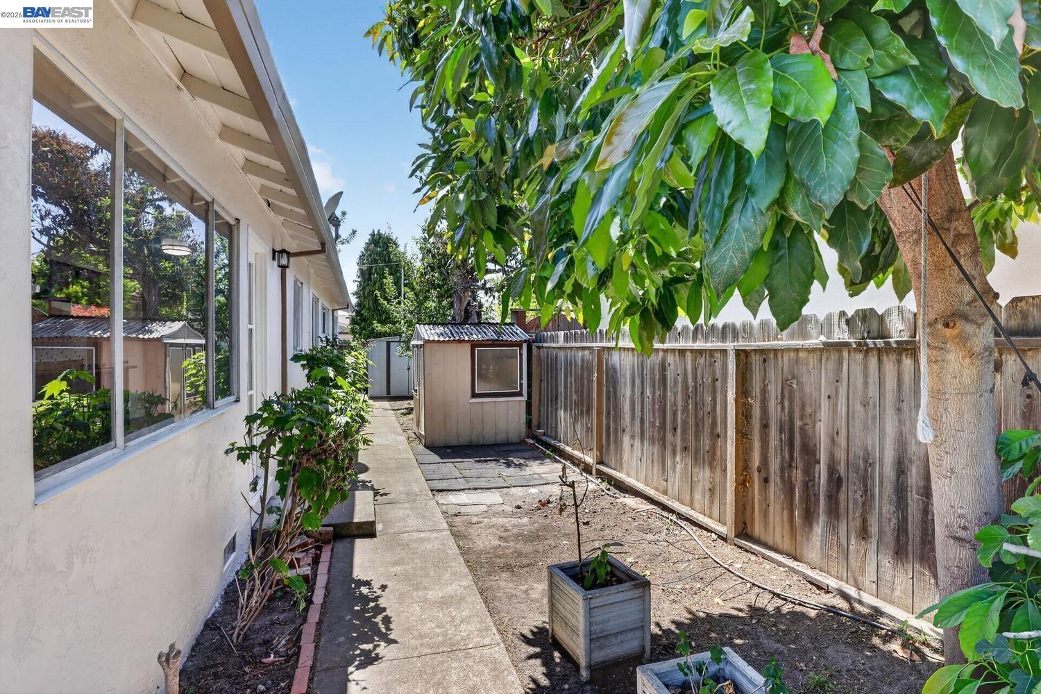 1499 Cathy Way
