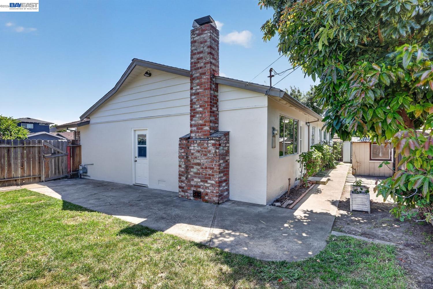 1499 Cathy Way
