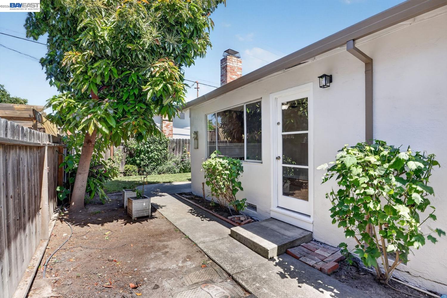 1499 Cathy Way
