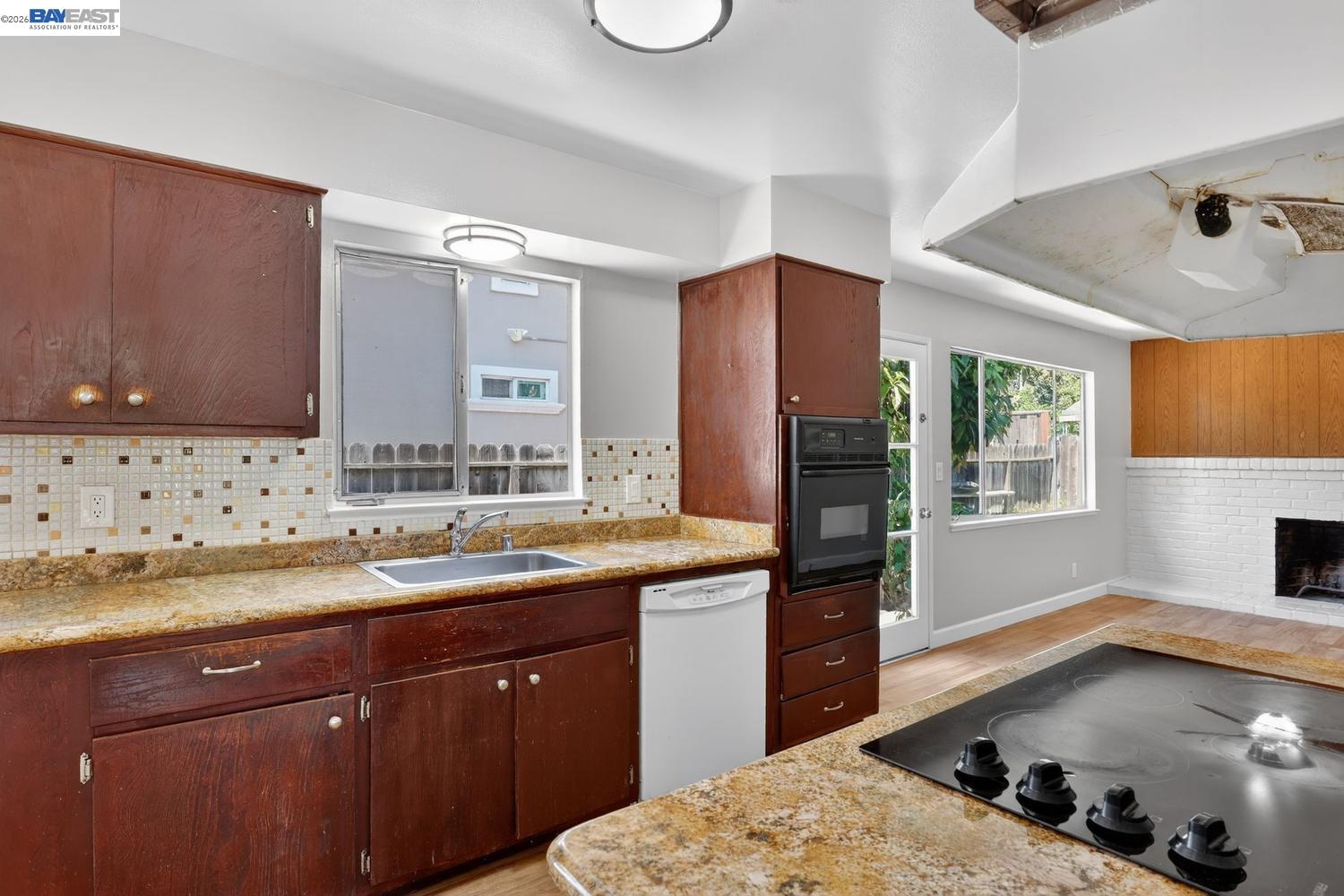 1499 Cathy Way