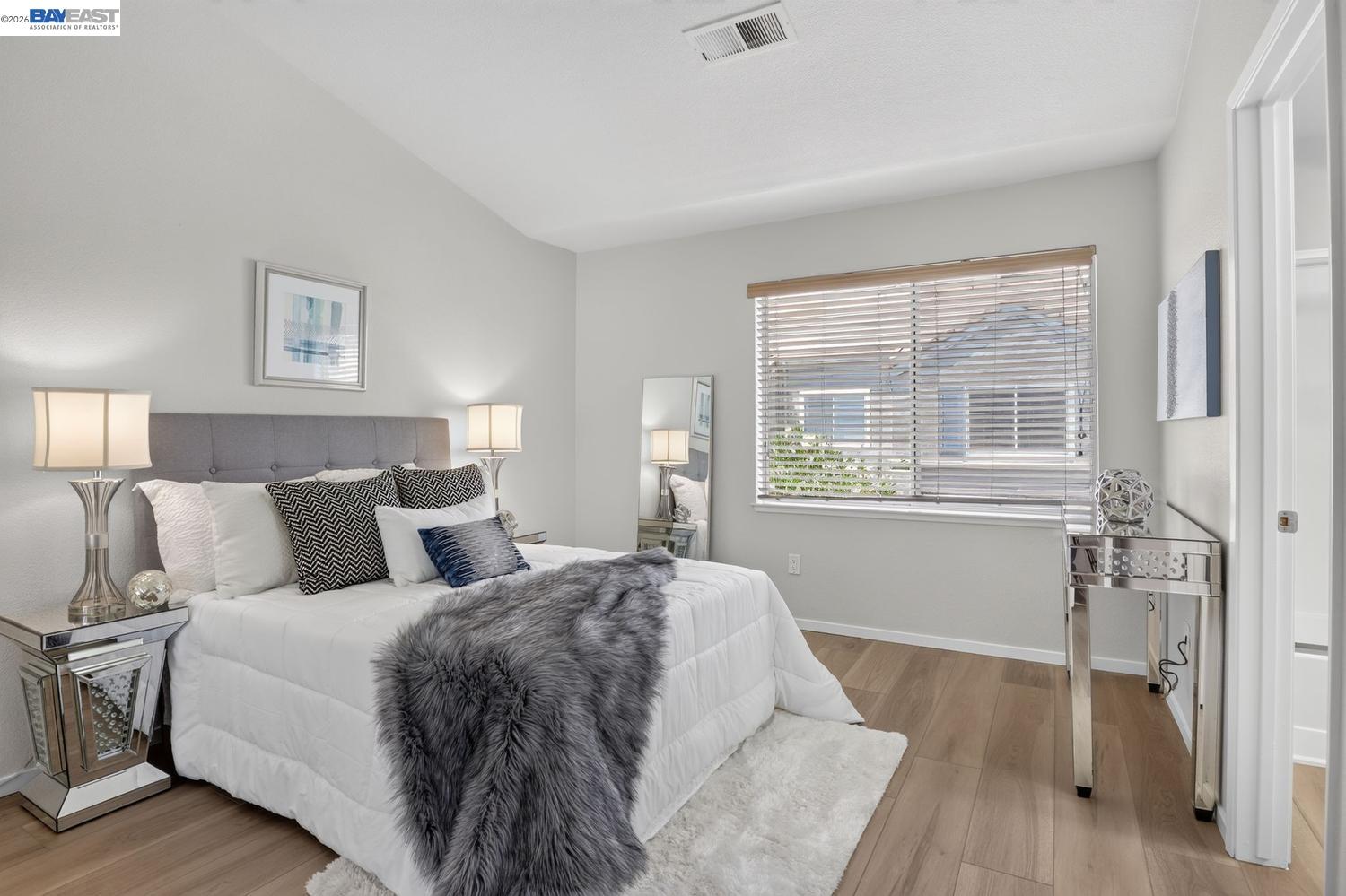 4042 Rio Ct
