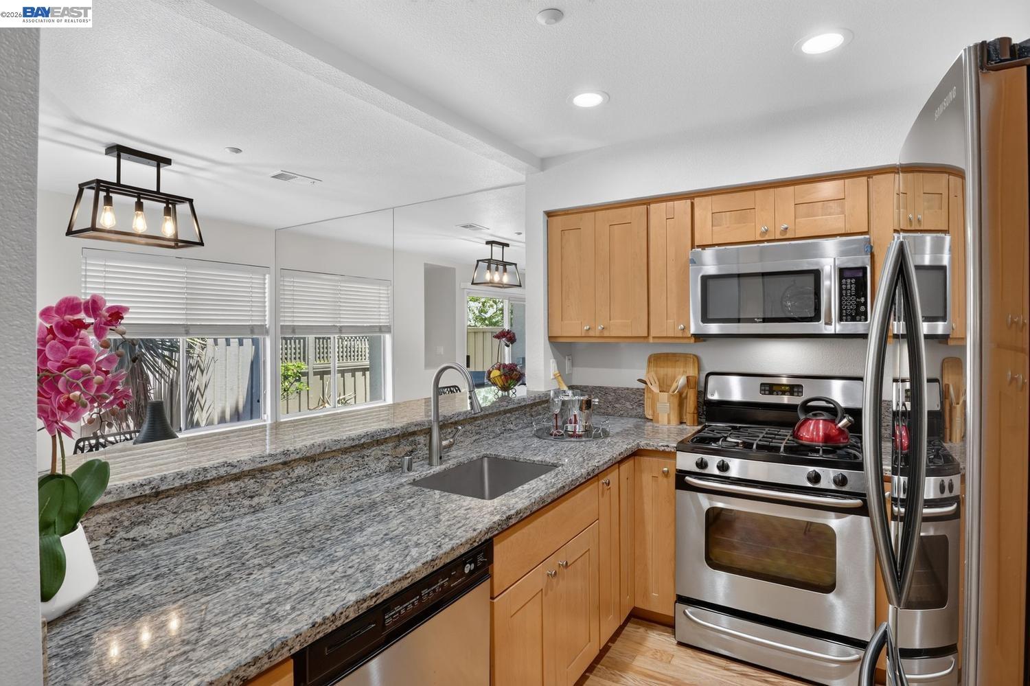 4042 Rio Ct
