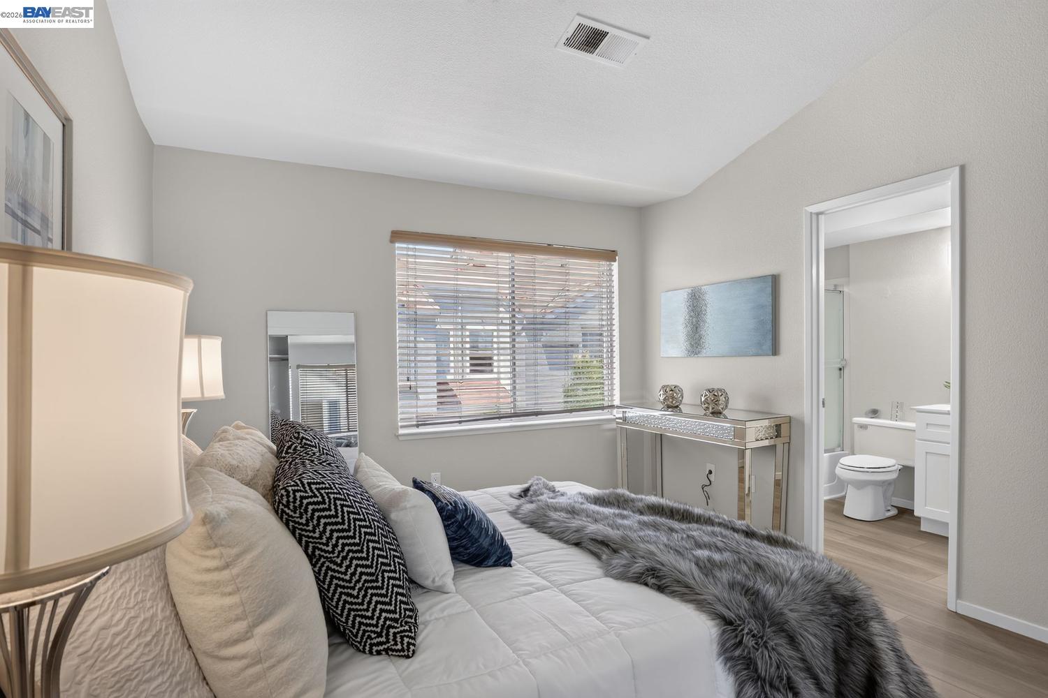4042 Rio Ct