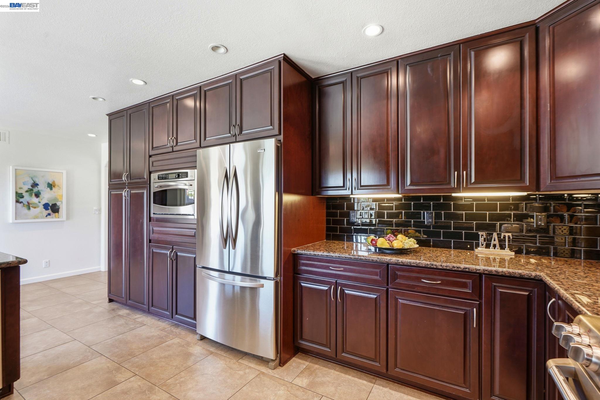 883 Dover Cir