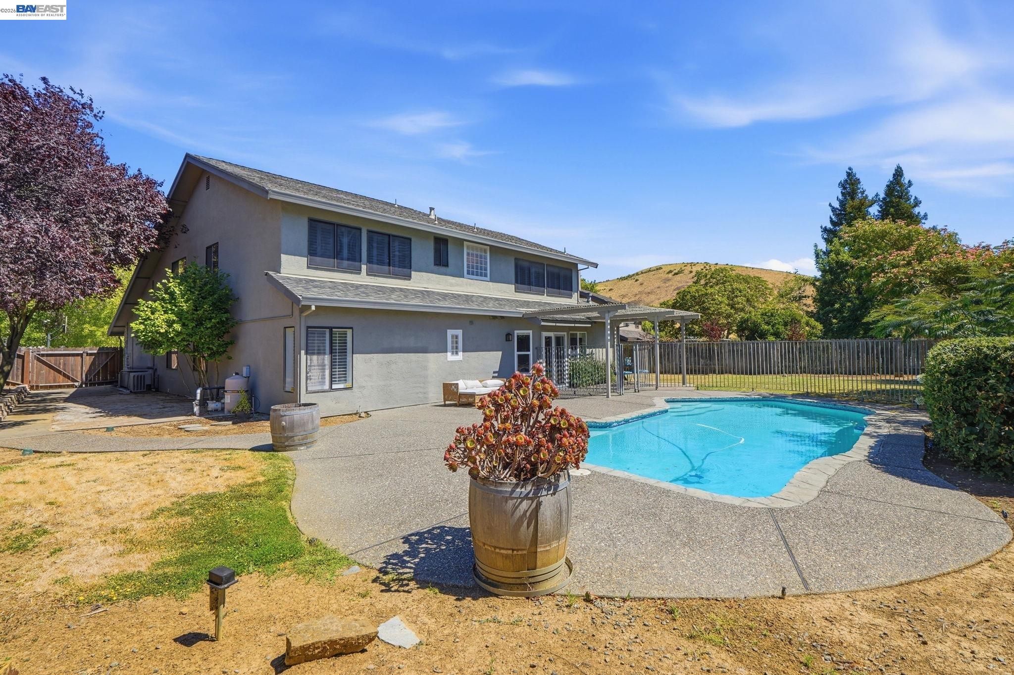 883 Dover Cir