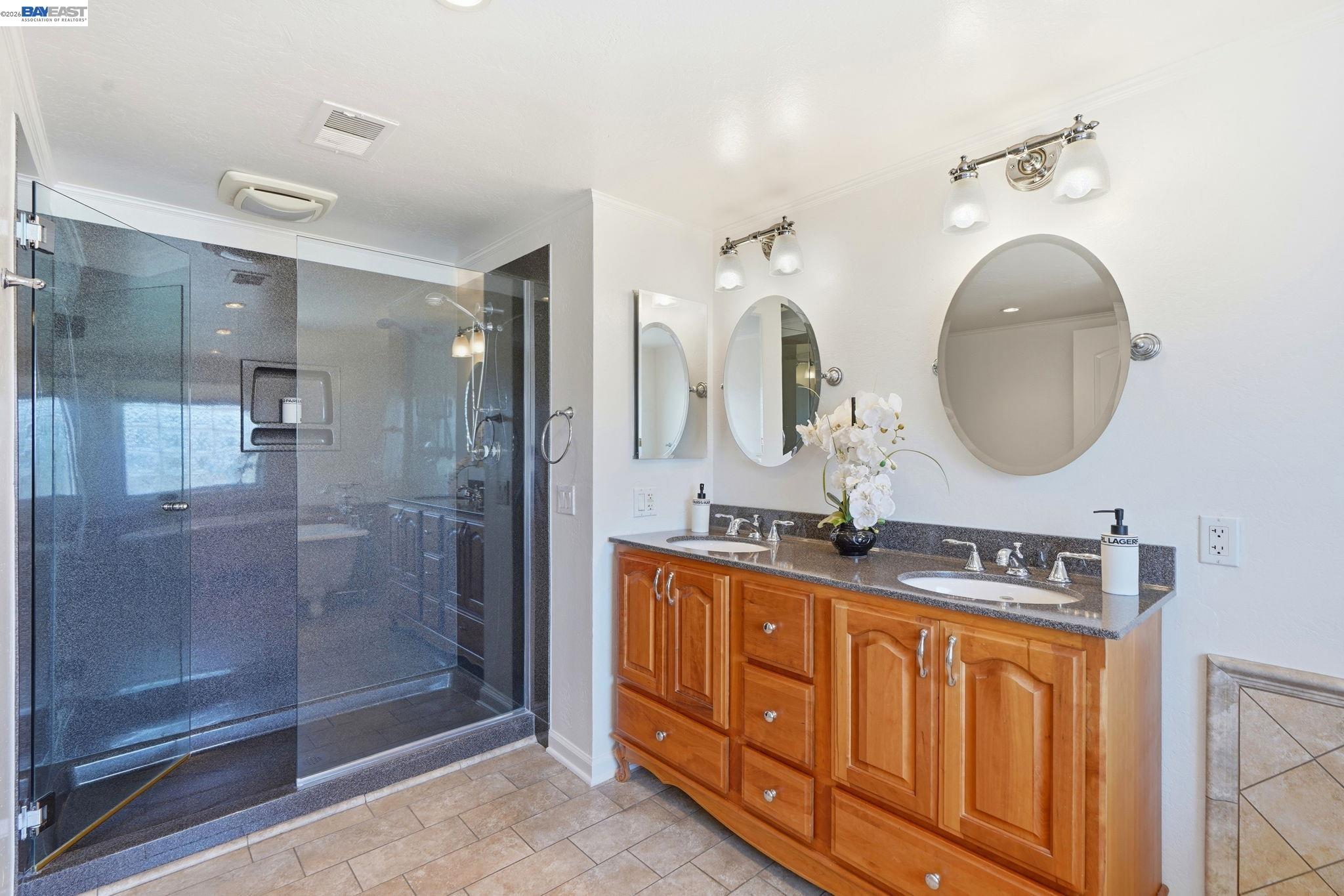 883 Dover Cir