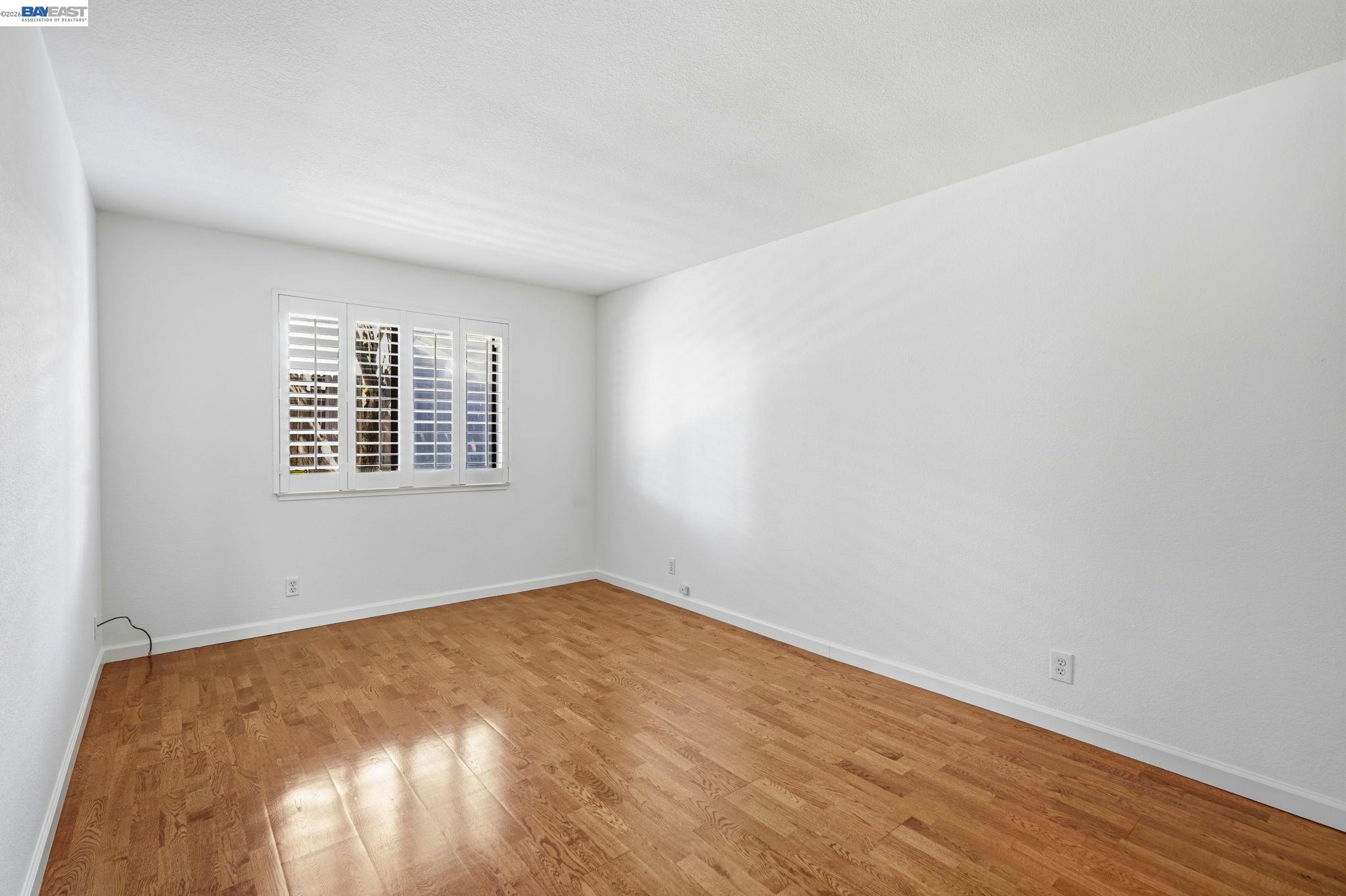 883 Dover Cir