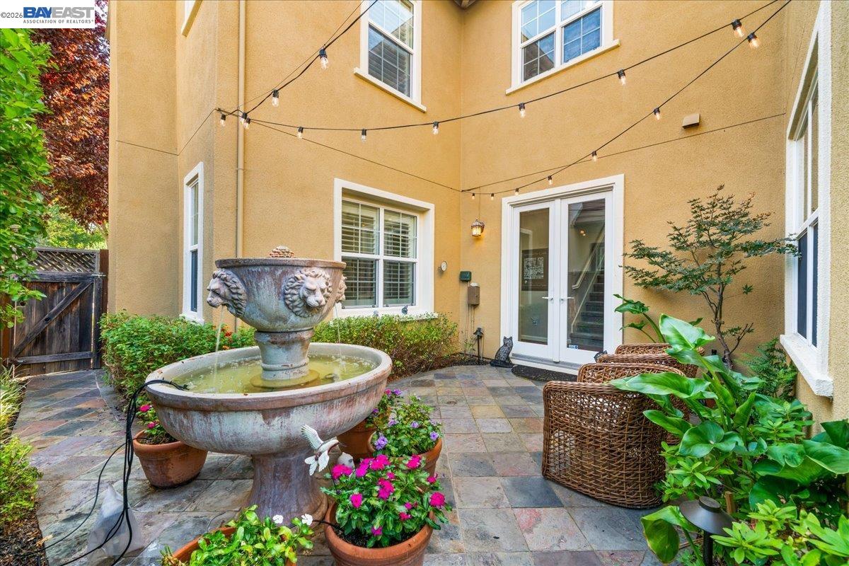 3019 Sweetviolet Dr