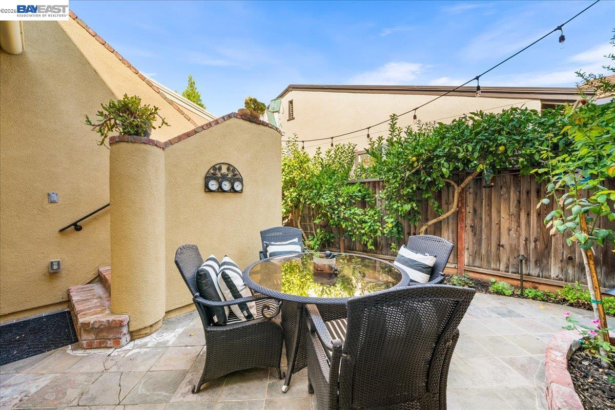 3019 Sweetviolet Dr