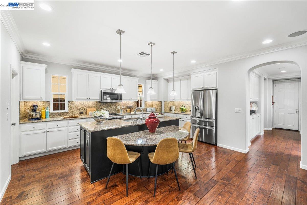3019 Sweetviolet Dr