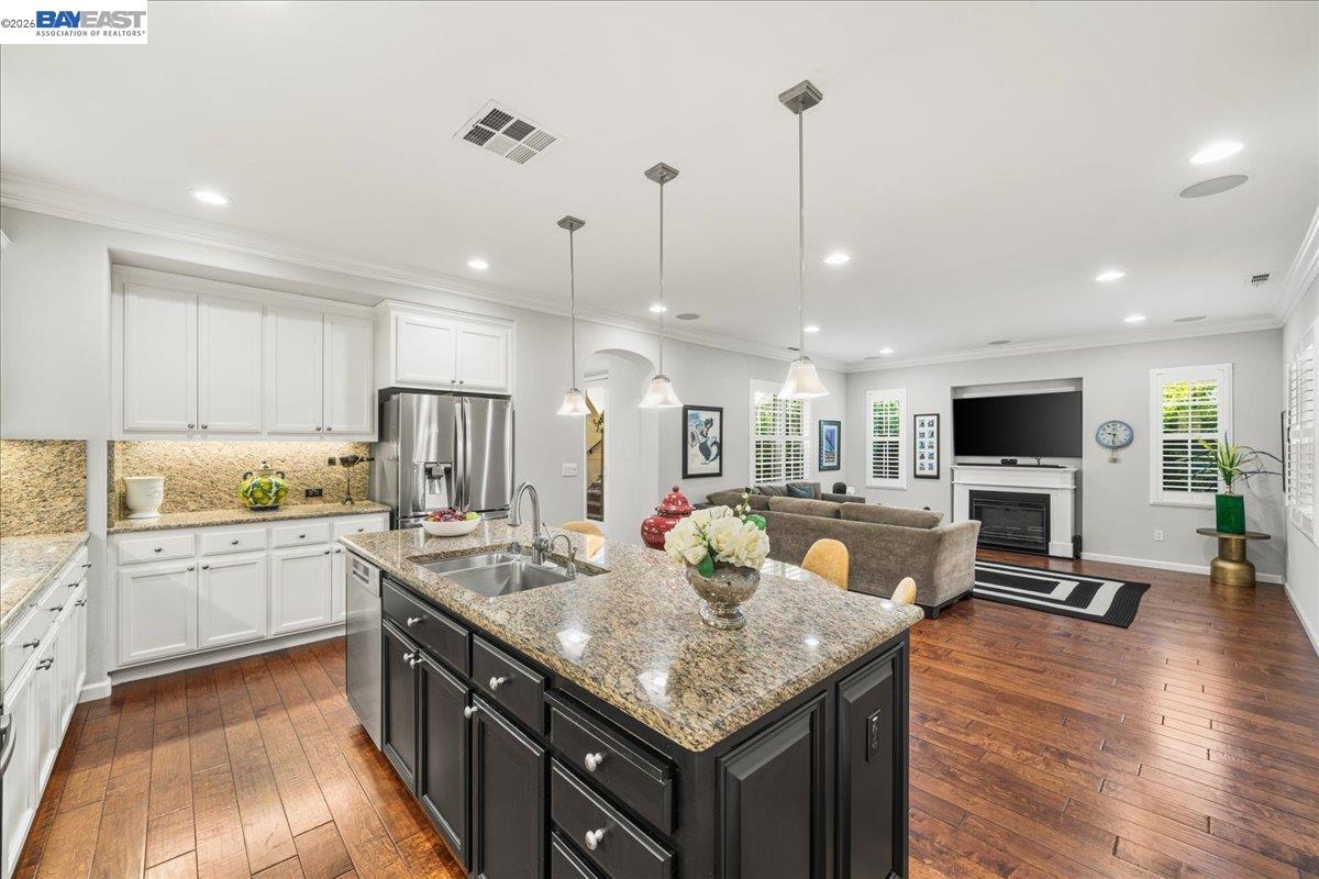 3019 Sweetviolet Dr