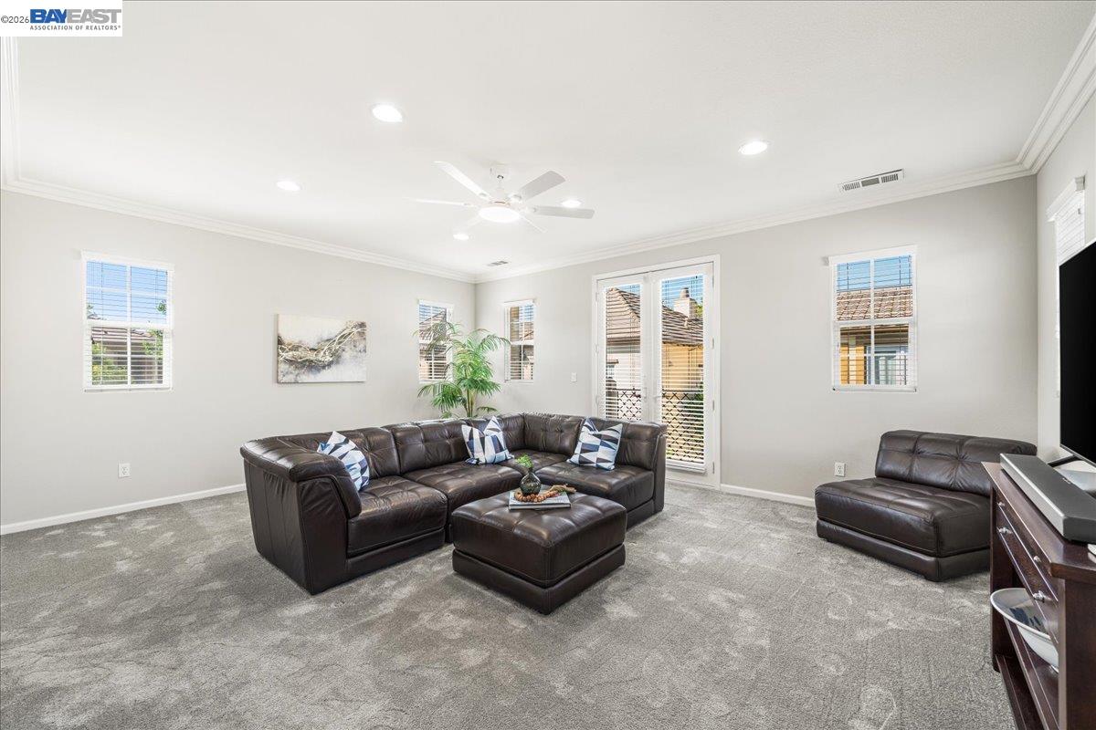 3019 Sweetviolet Dr