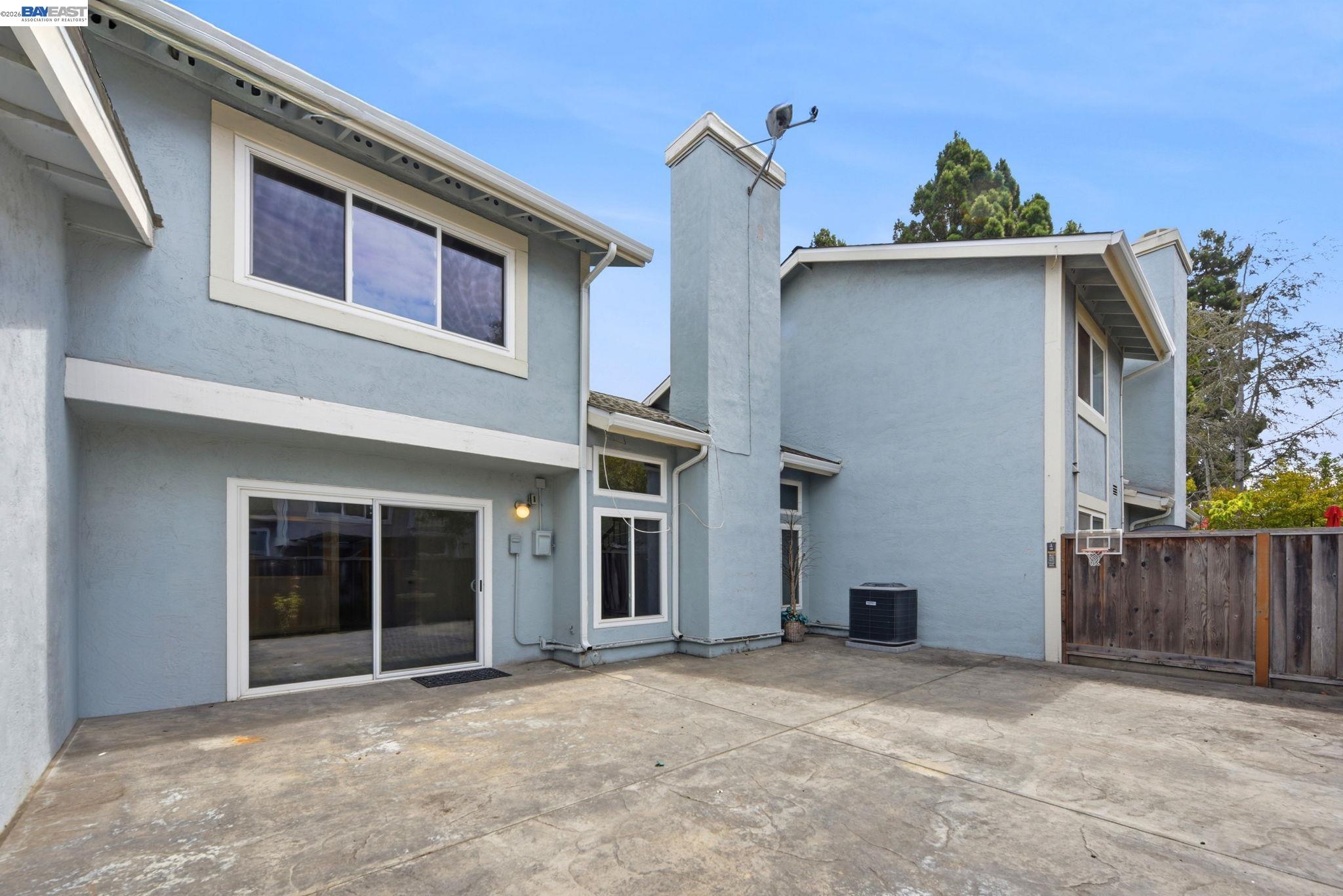 2423 Blackpool Ln
