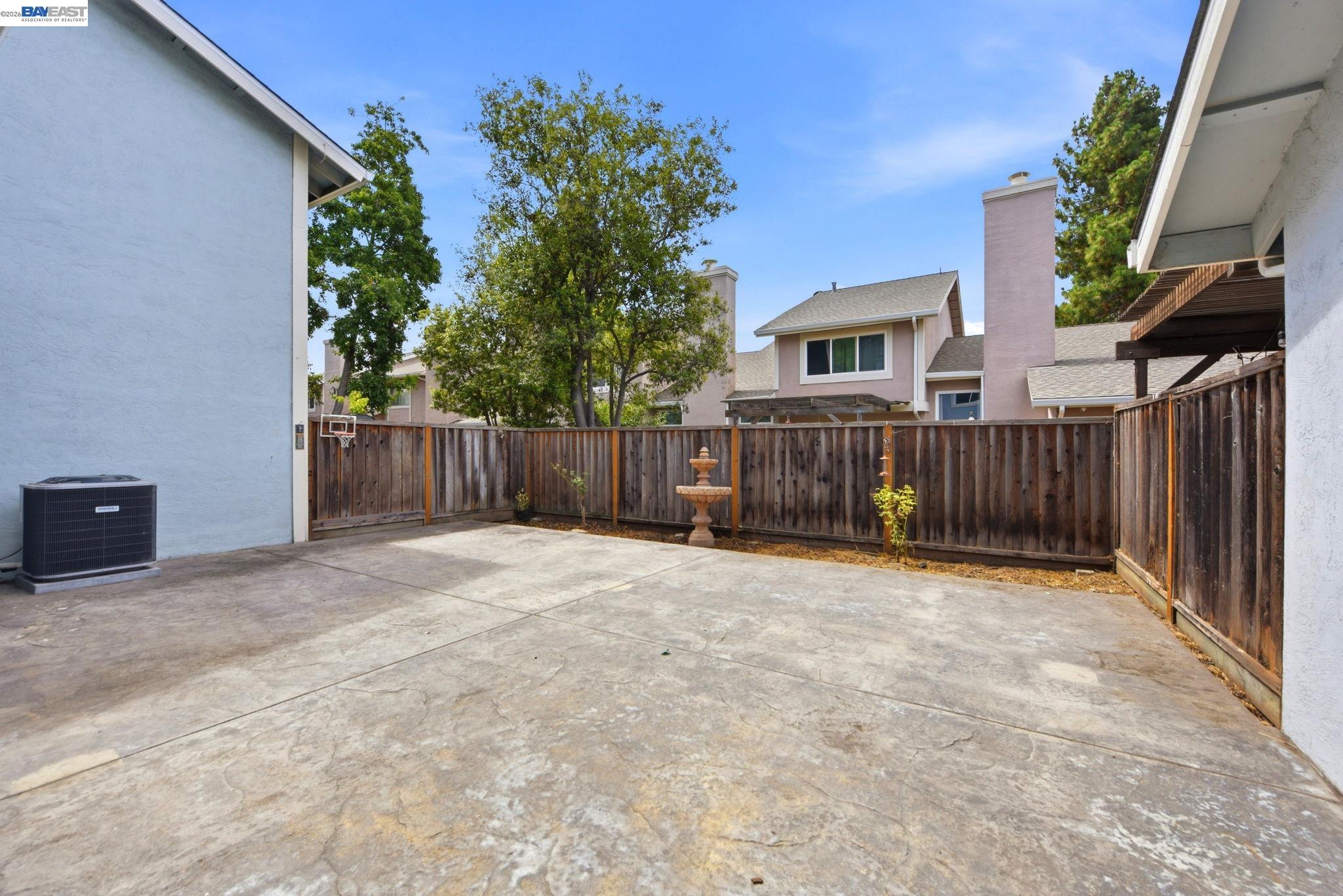 2423 Blackpool Ln